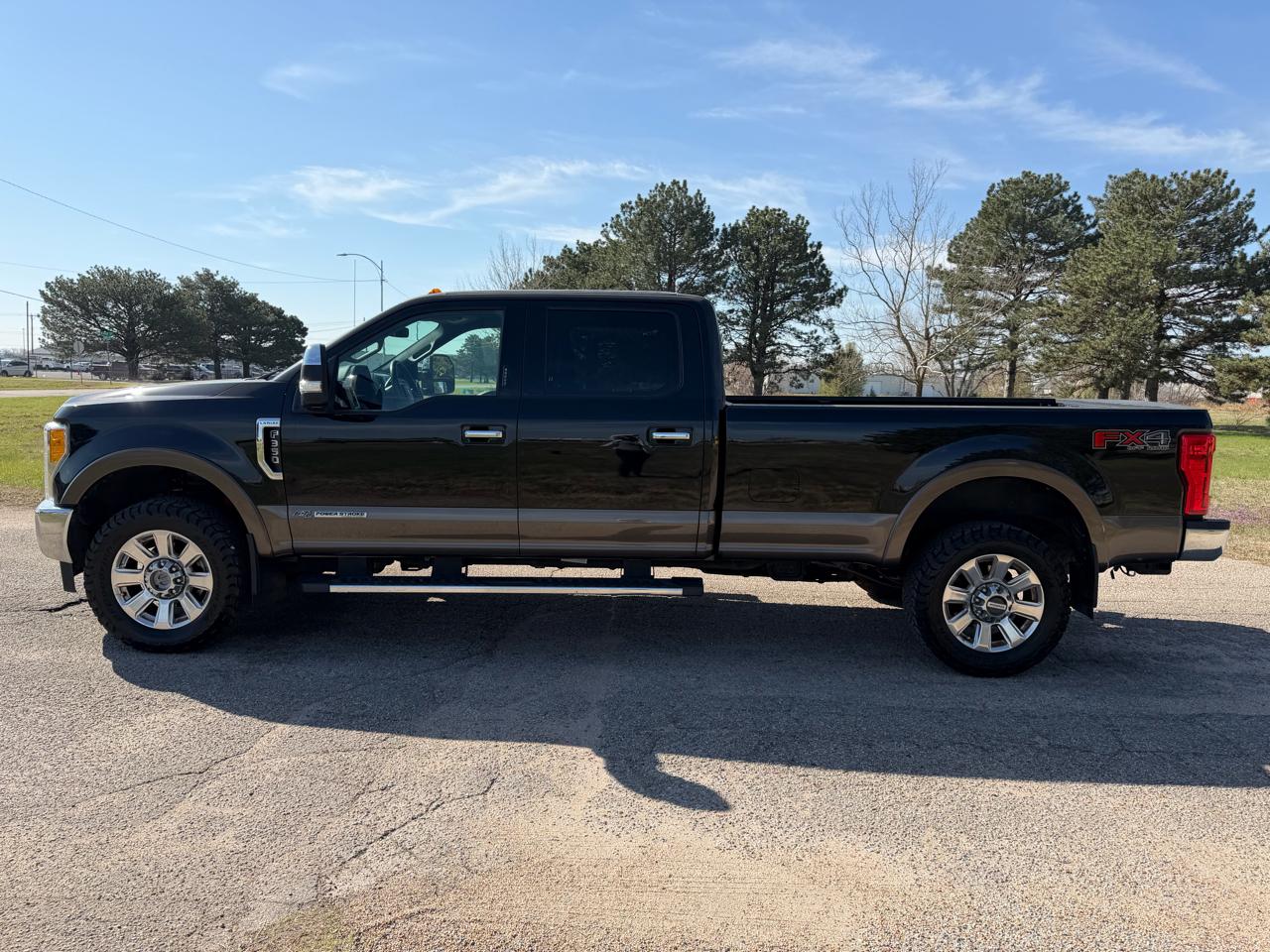 Ford Super Duty F-350 SRW King Ranch 4WD Crew Cab 8' Box 2017