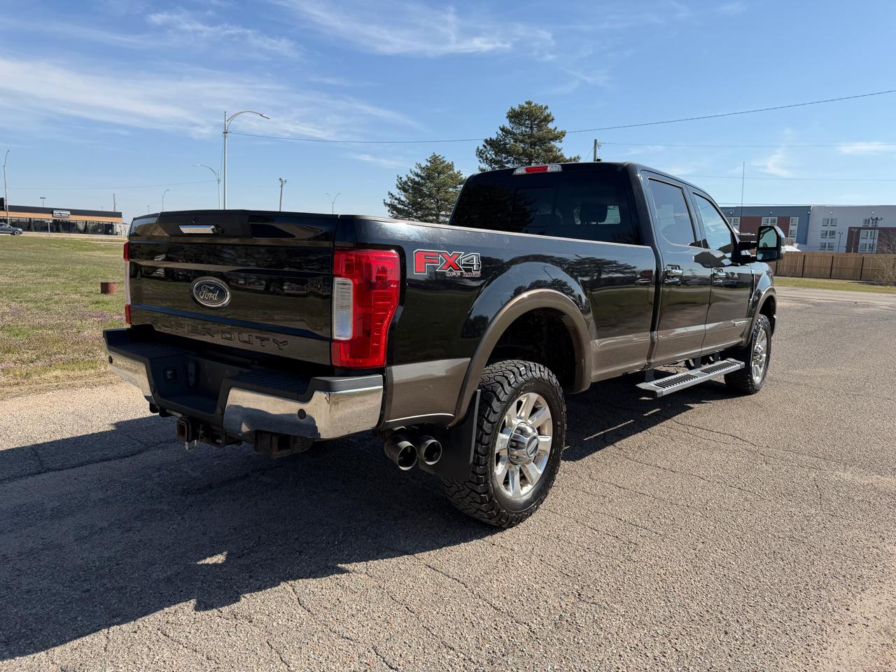 Ford Super Duty F-350 SRW King Ranch 4WD Crew Cab 8' Box 2017