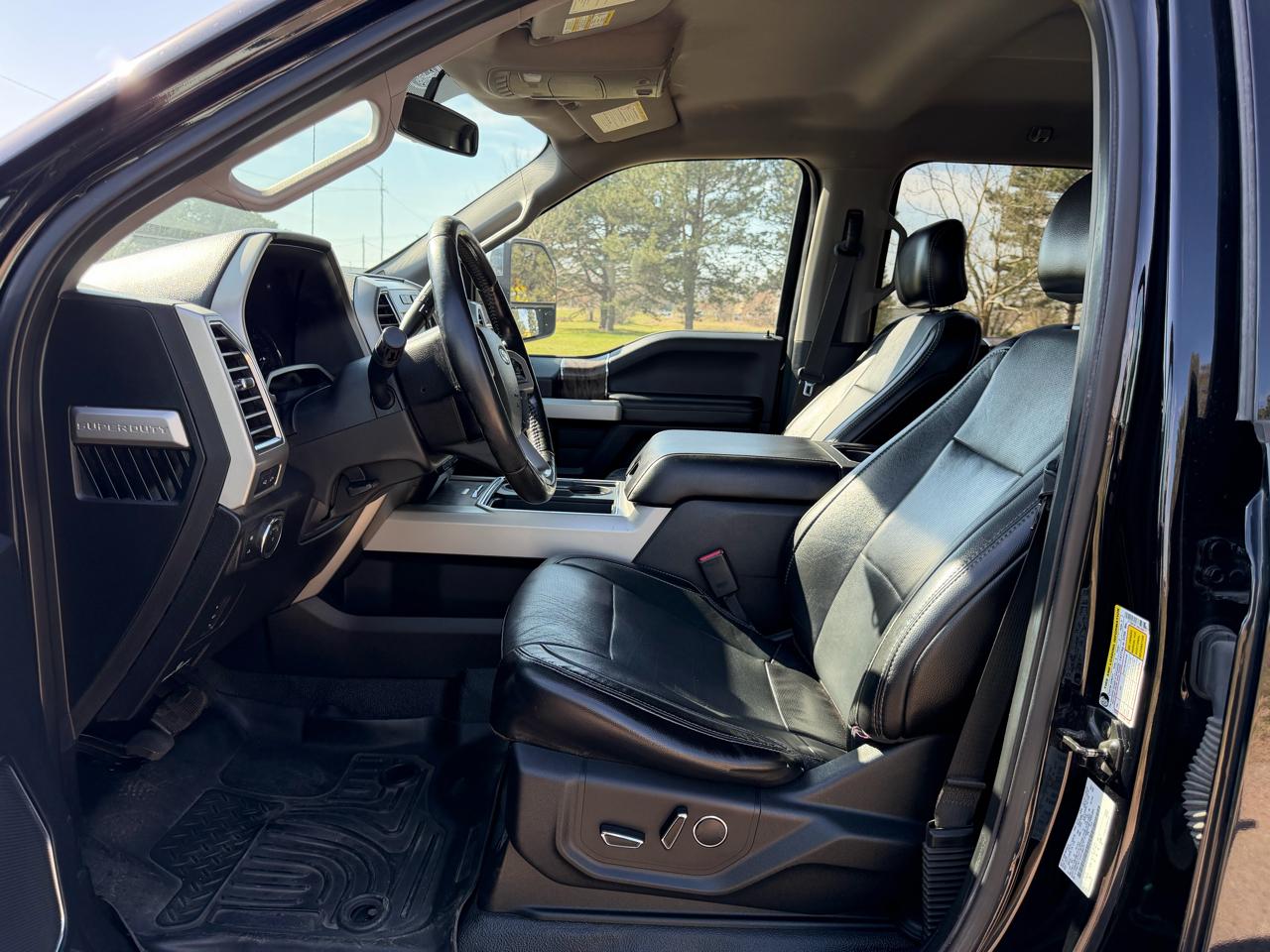 Ford Super Duty F-350 SRW King Ranch 4WD Crew Cab 8' Box 2017