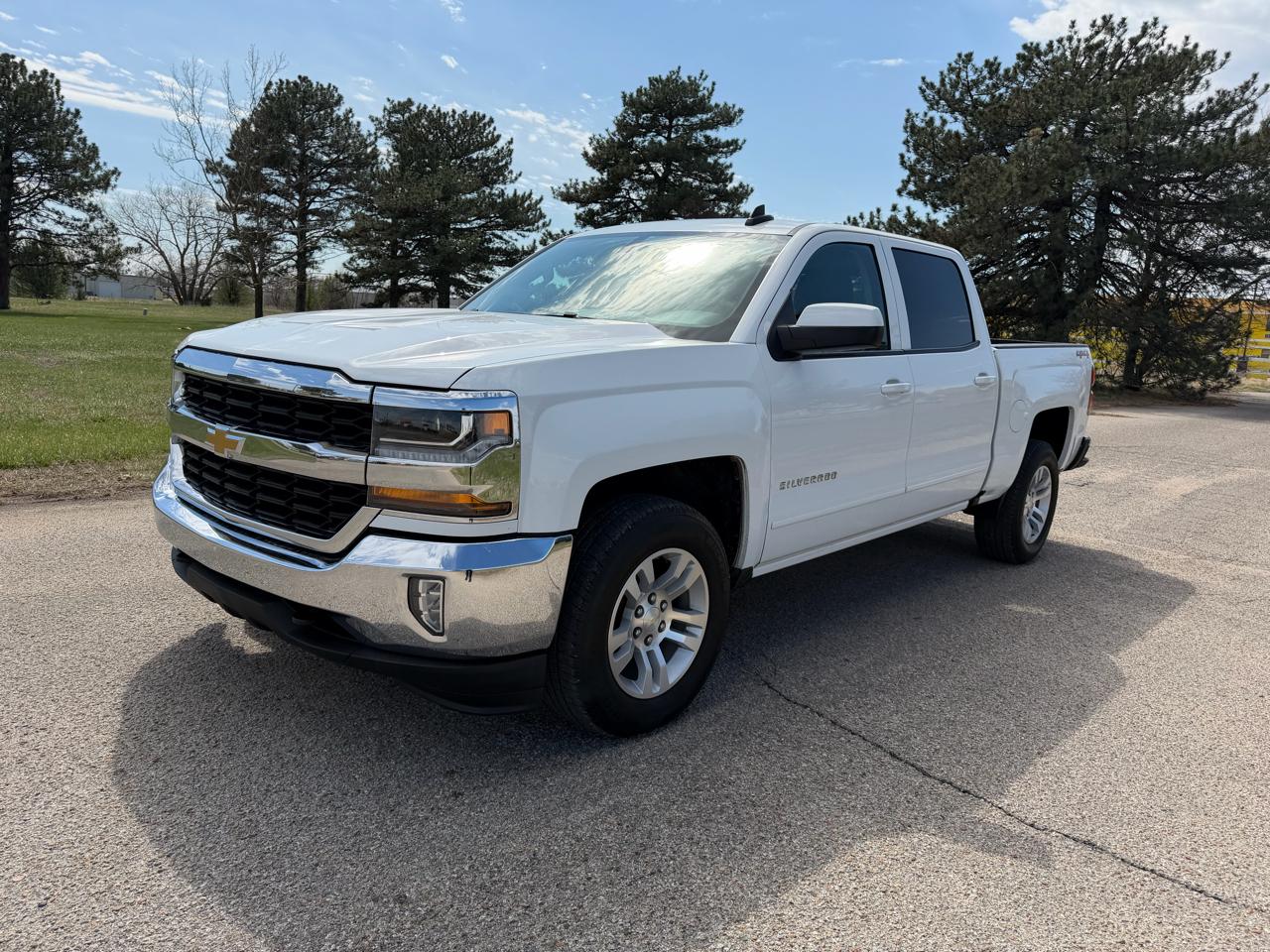 Chevrolet Silverado 1500 4WD Crew Cab 143.5" LT w/1LT 2018