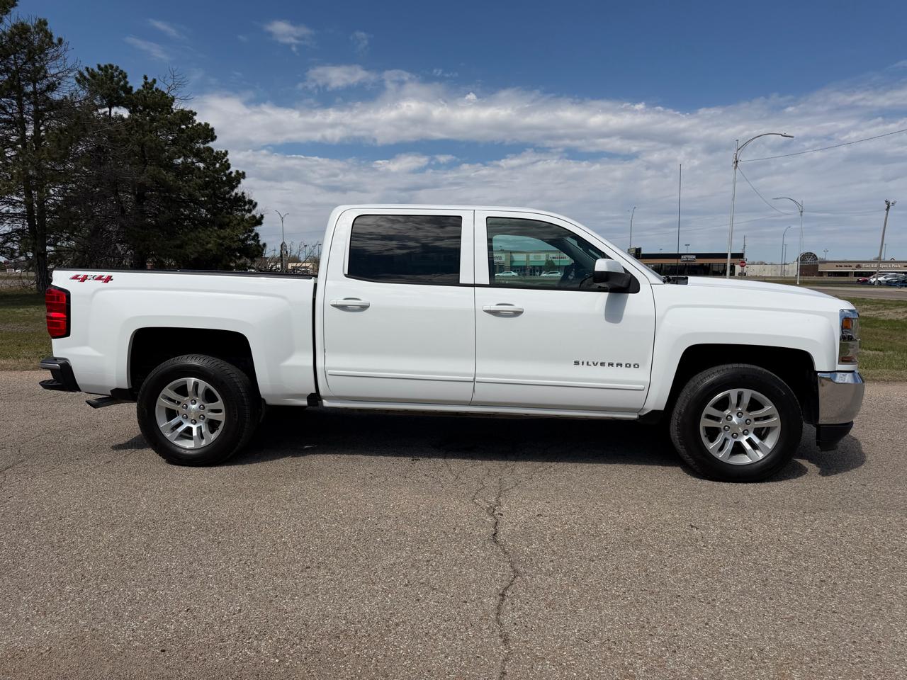 Chevrolet Silverado 1500 4WD Crew Cab 143.5" LT w/1LT 2018