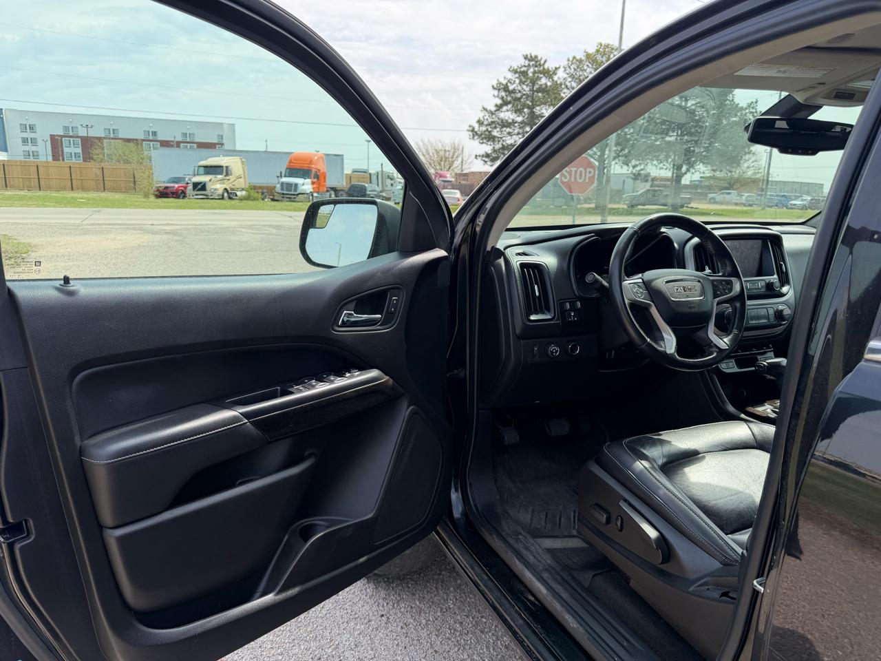 GMC Canyon 4WD Crew Cab 128.3" SLT 2017