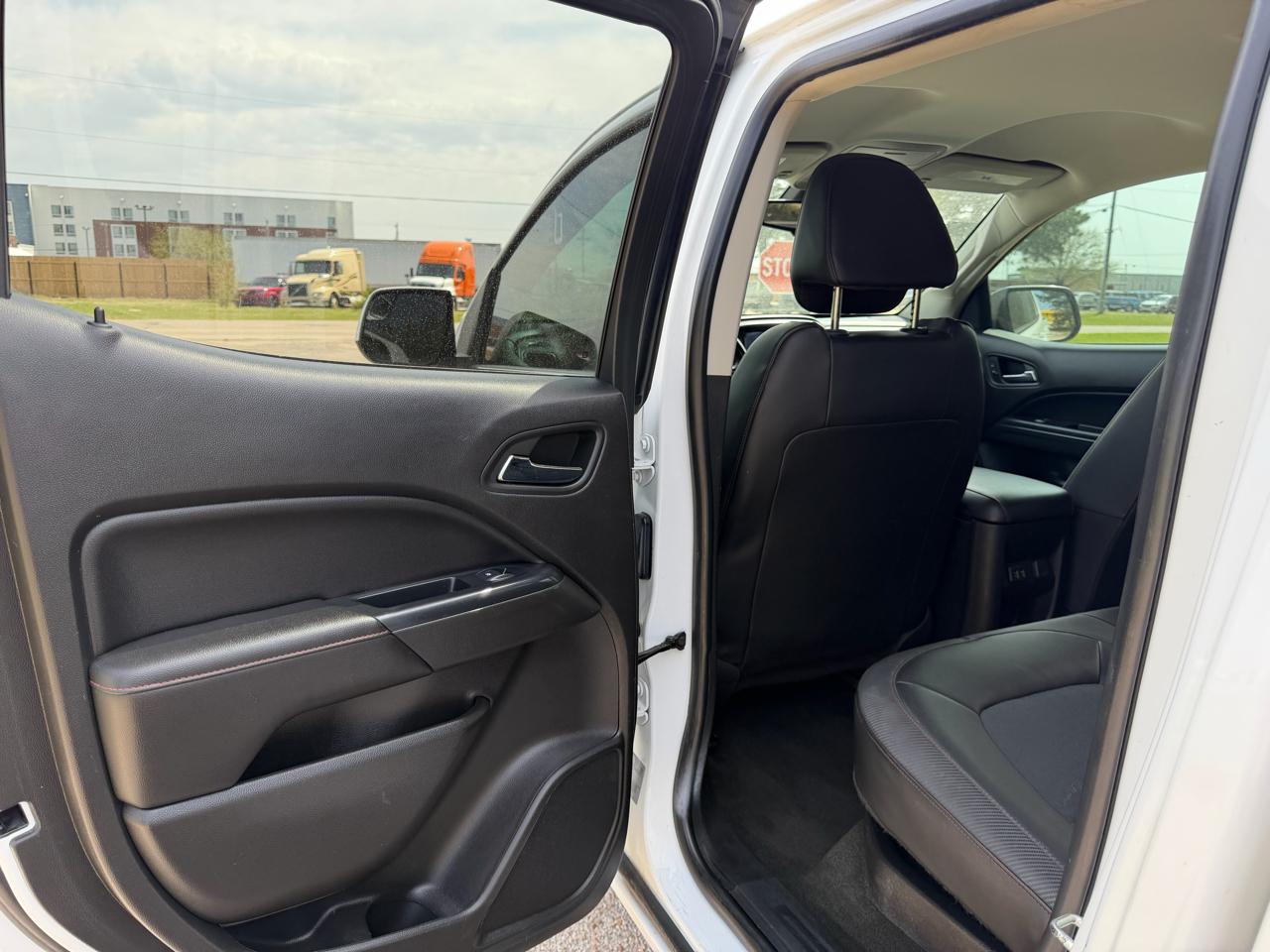 GMC Canyon 4WD Crew Cab 128.3" All Terrain w/Cloth 2018