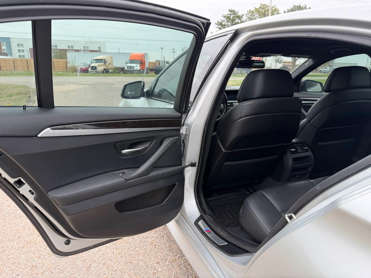 BMW 5 Series 4dr Sdn 535i RWD 2012