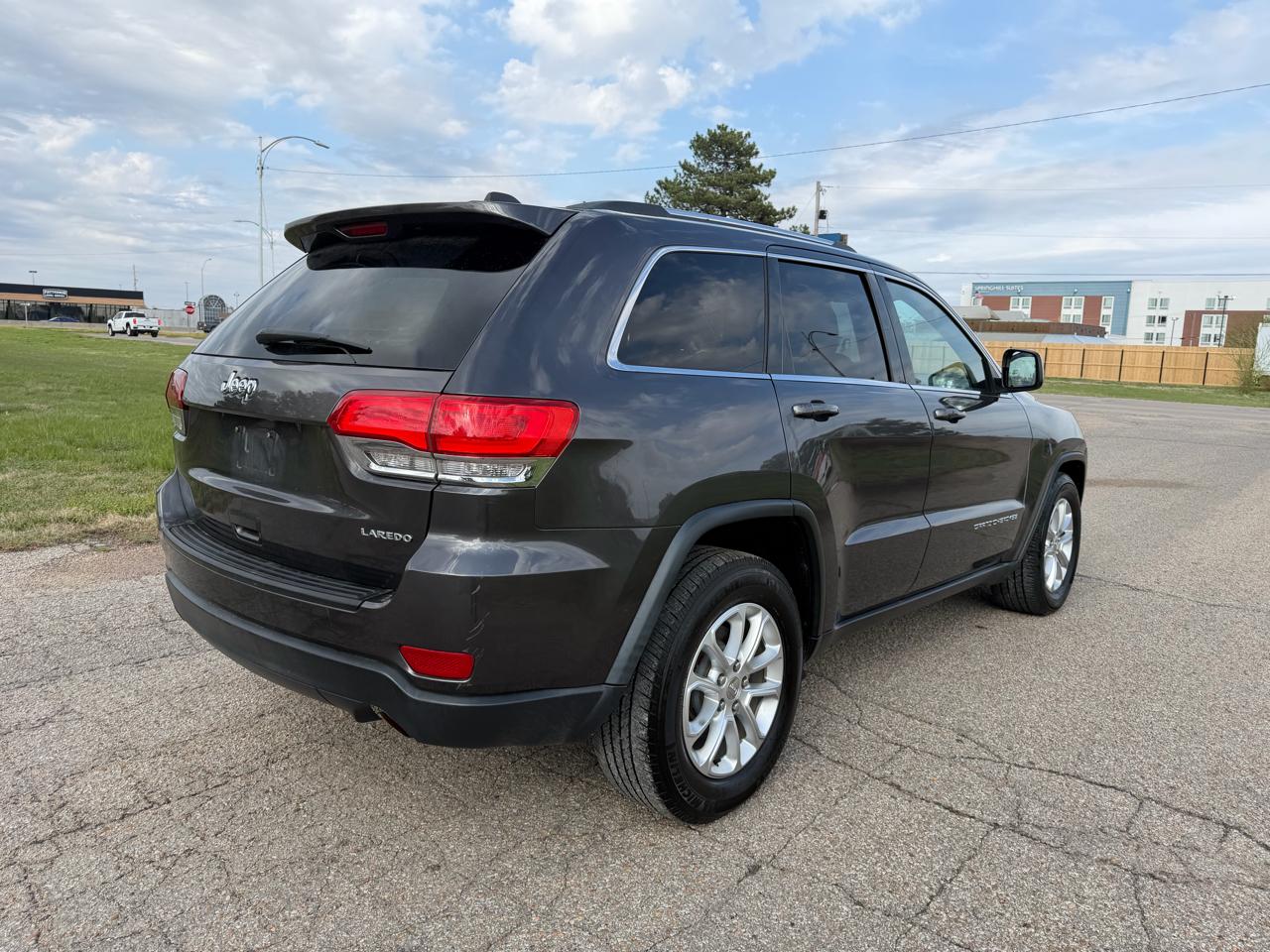 Jeep Grand Cherokee RWD 4dr Laredo 2015