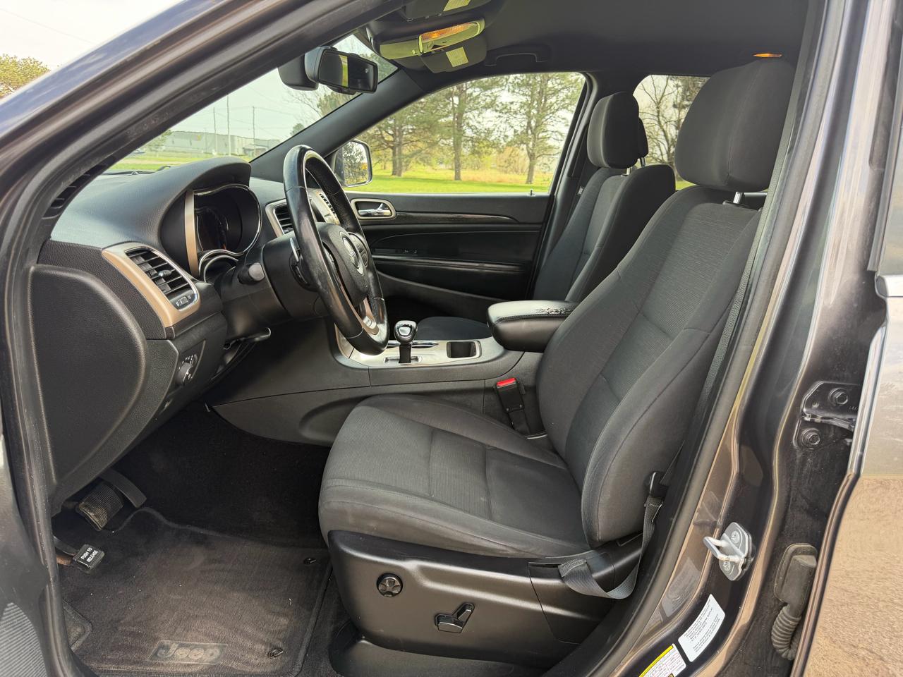 Jeep Grand Cherokee RWD 4dr Laredo 2015