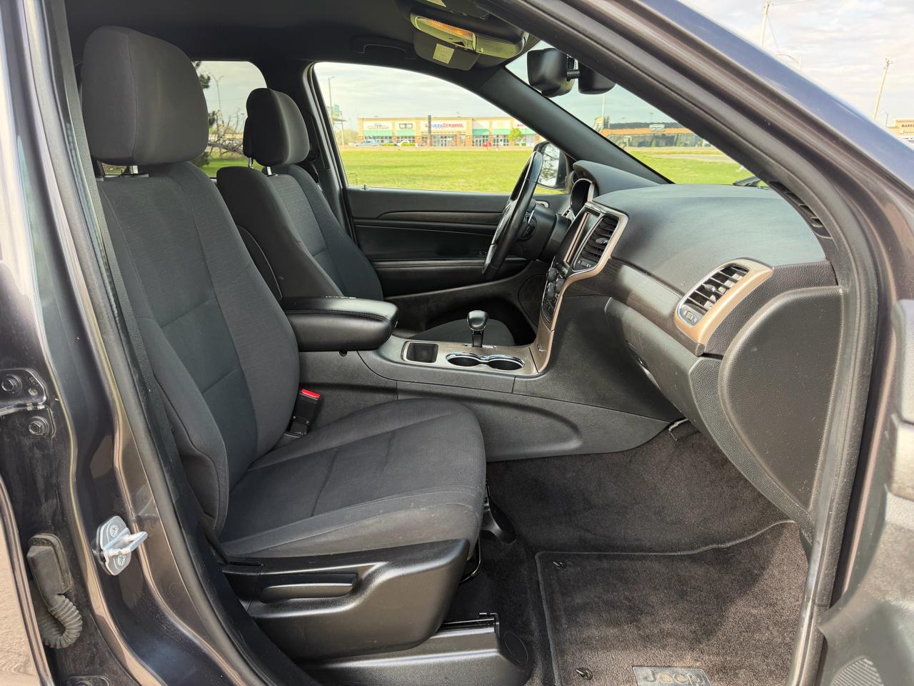 Jeep Grand Cherokee RWD 4dr Laredo 2015