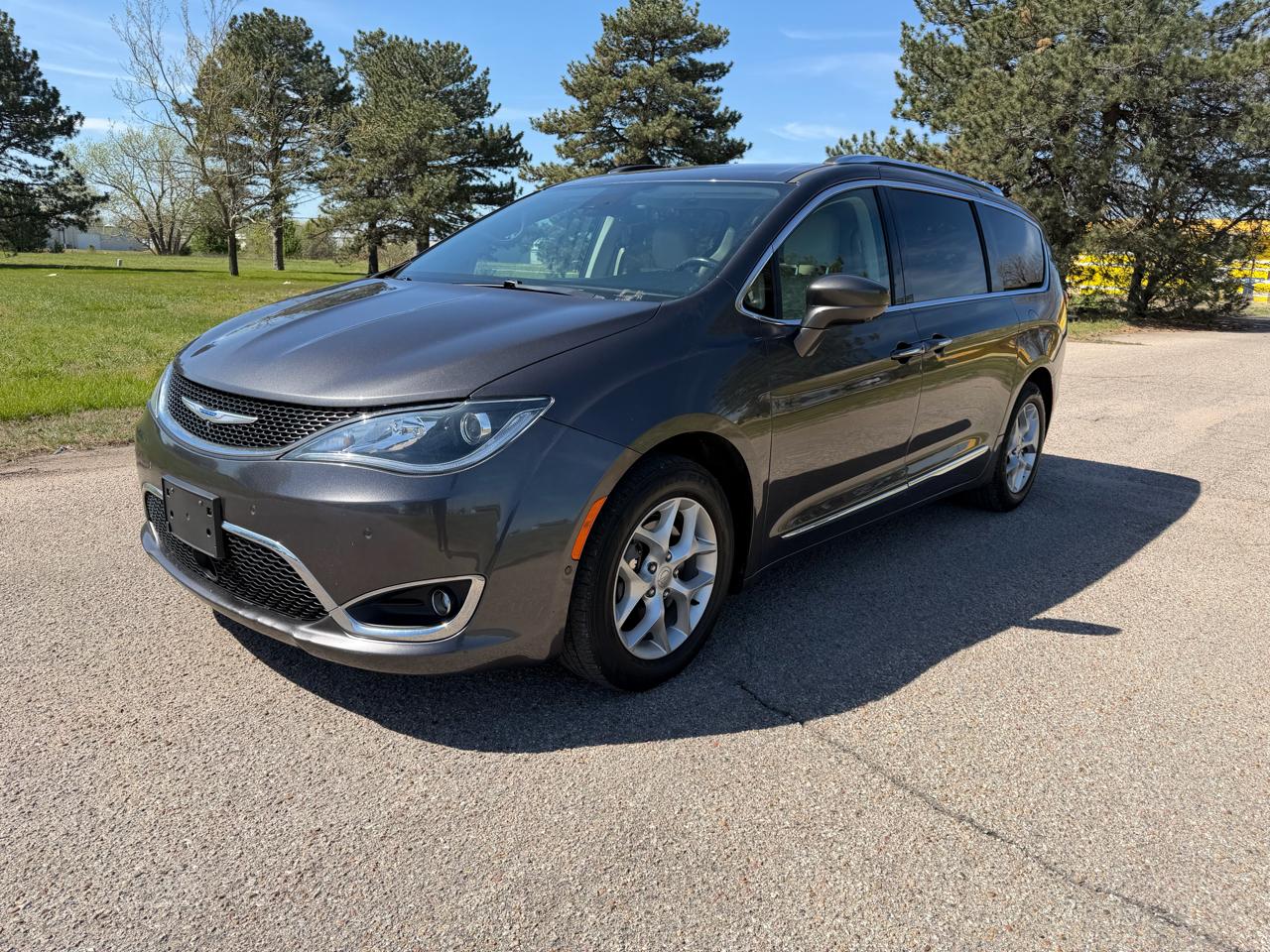 Chrysler Pacifica Touring L Plus FWD 2019