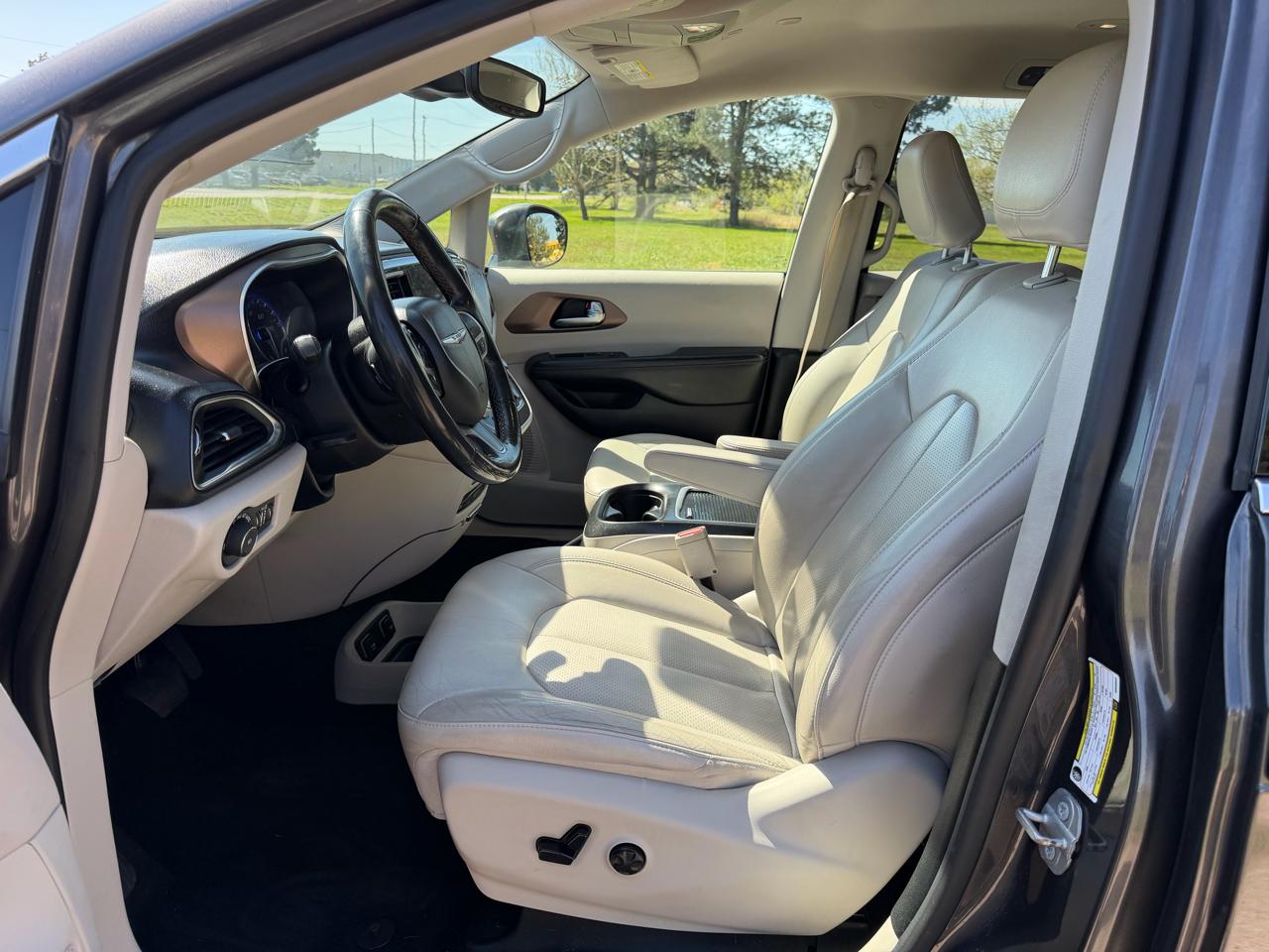 Chrysler Pacifica Touring L Plus FWD 2019