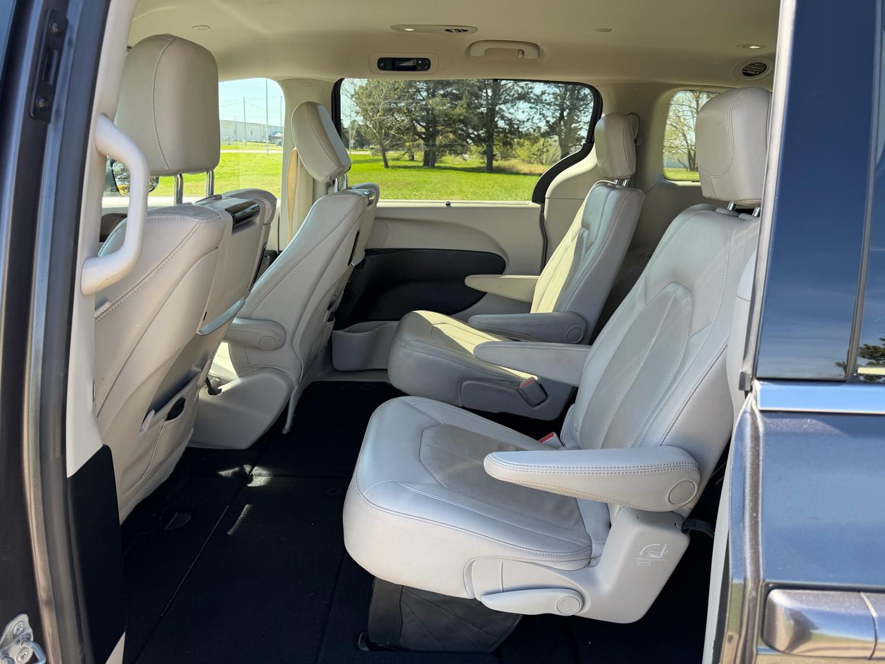 Chrysler Pacifica Touring L Plus FWD 2019