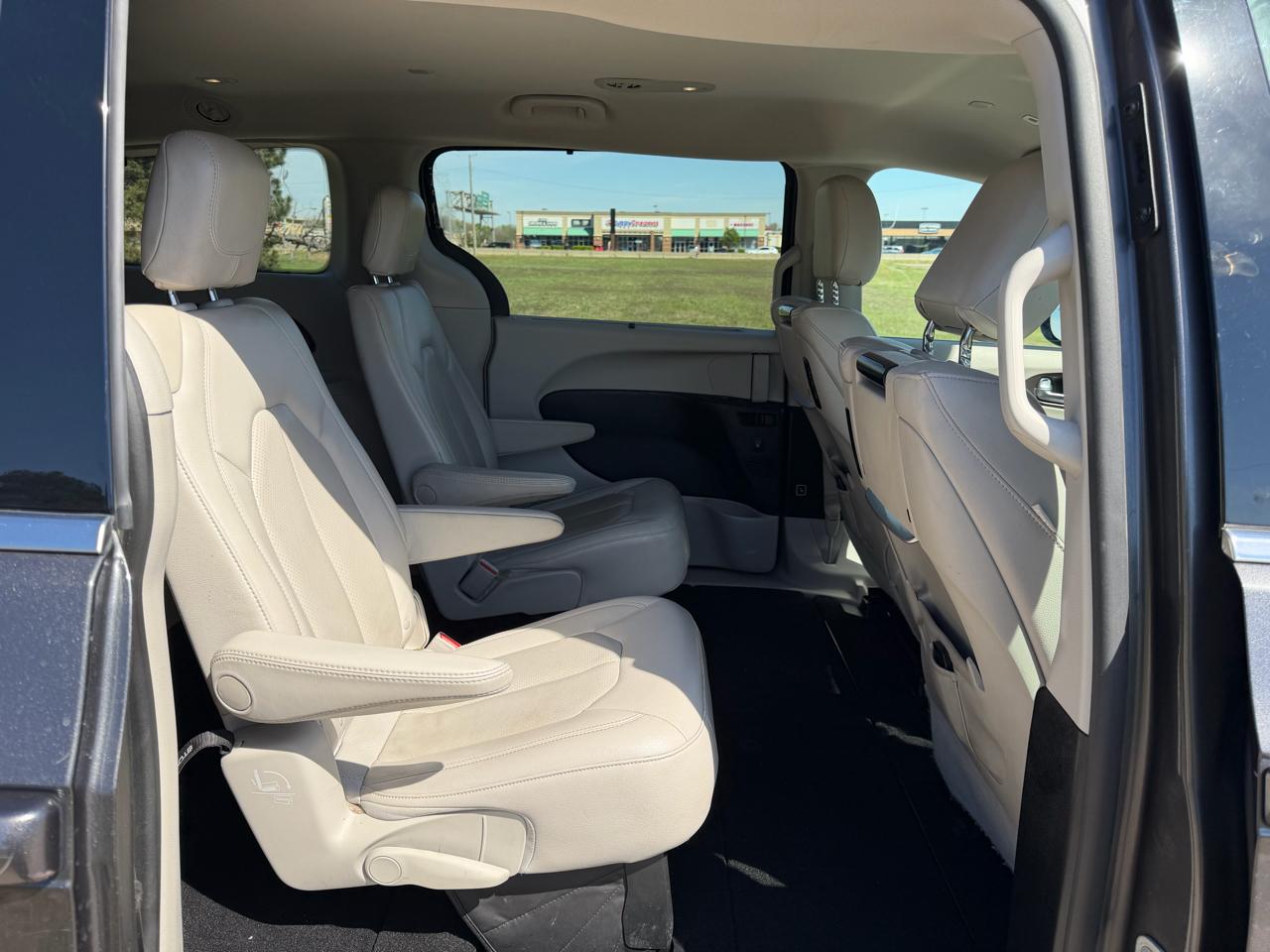 Chrysler Pacifica Touring L Plus FWD 2019