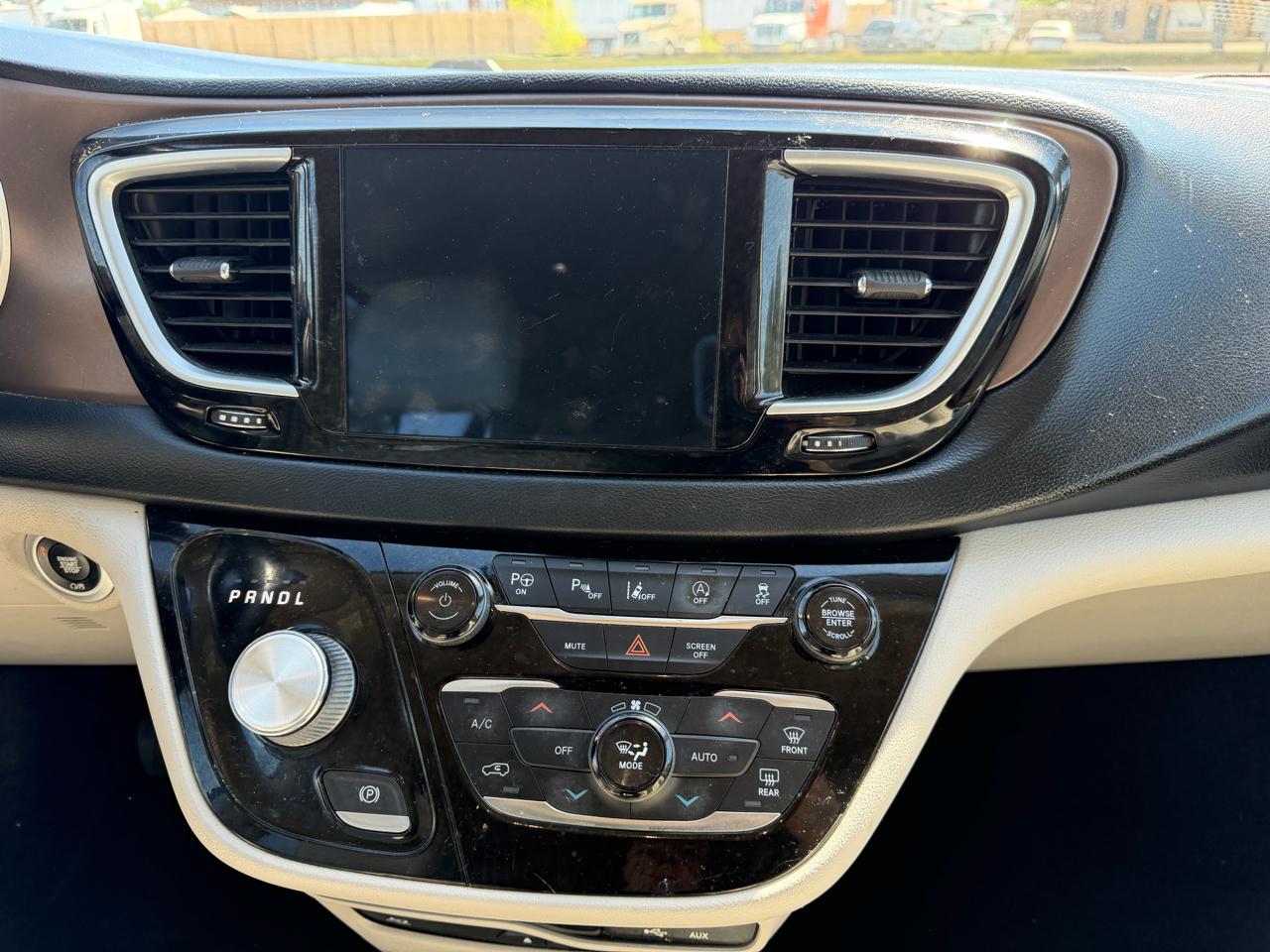 Chrysler Pacifica Touring L Plus FWD 2019