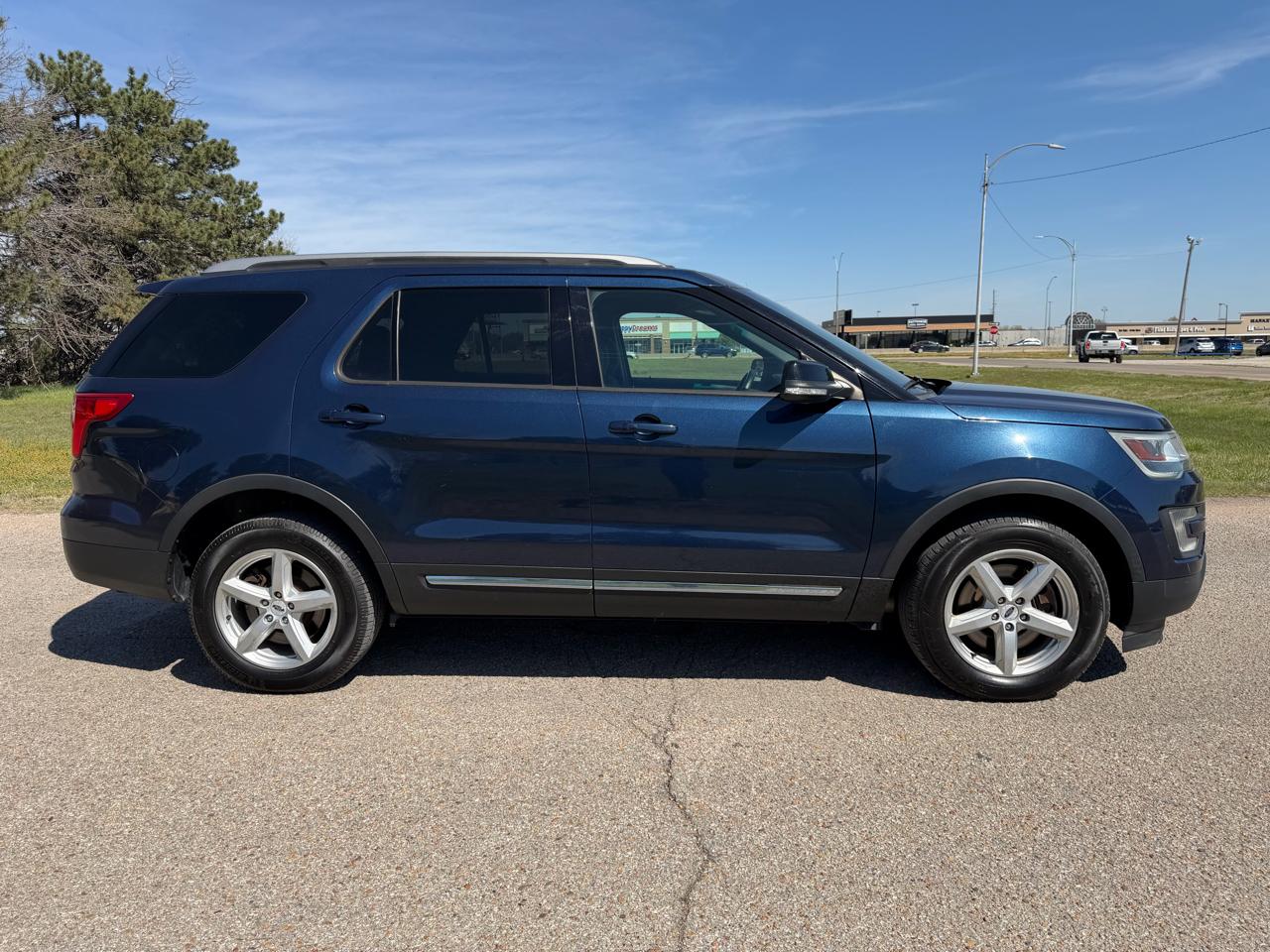 Ford Explorer XLT 4WD 2017