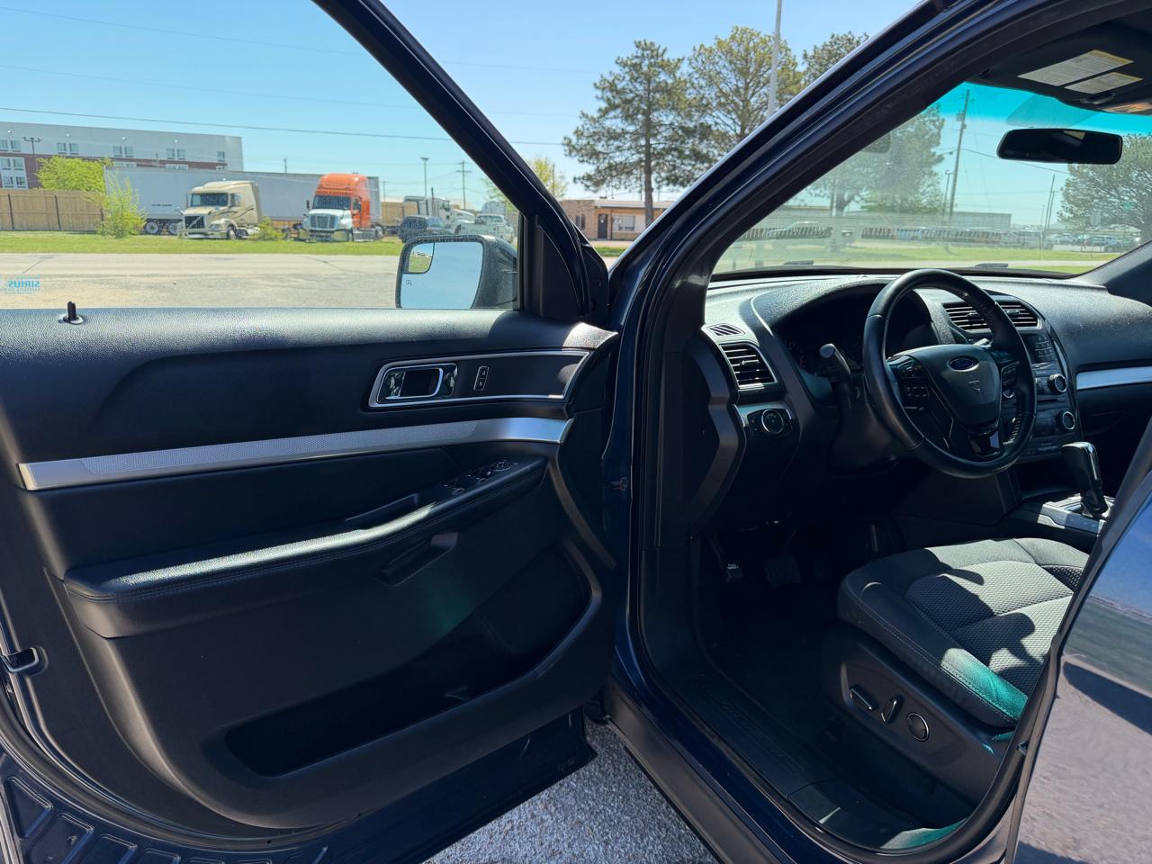 Ford Explorer XLT 4WD 2017