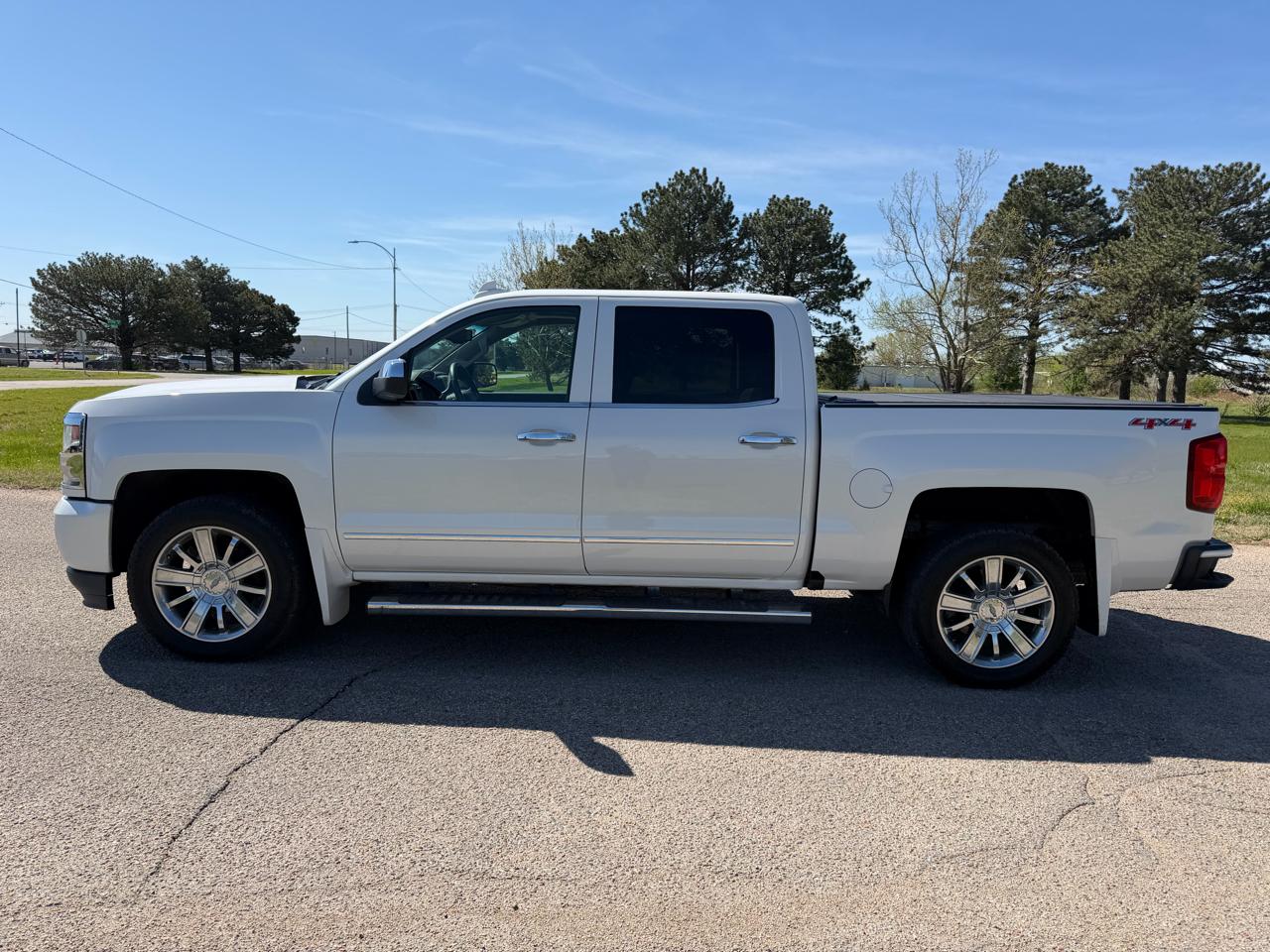 Chevrolet Silverado 1500 4WD Crew Cab 143.5" High Country 2016