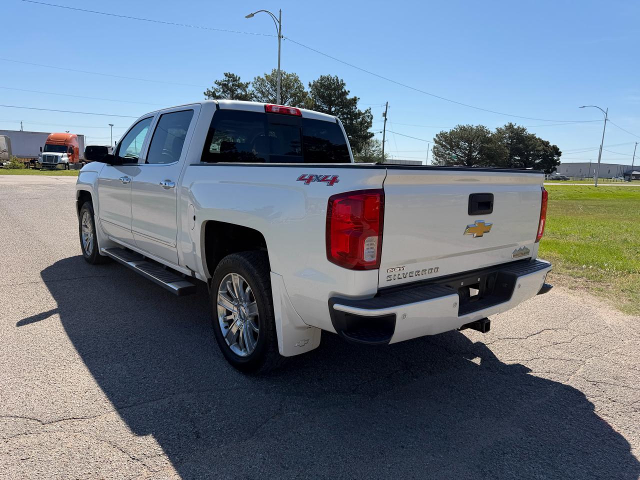 Chevrolet Silverado 1500 4WD Crew Cab 143.5" High Country 2016