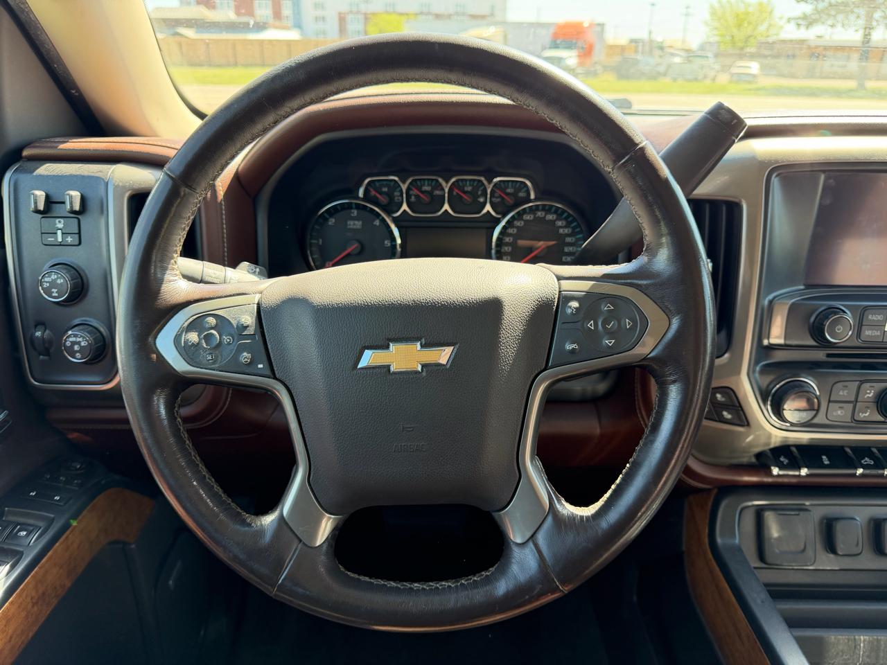 Chevrolet Silverado 1500 4WD Crew Cab 143.5" High Country 2016