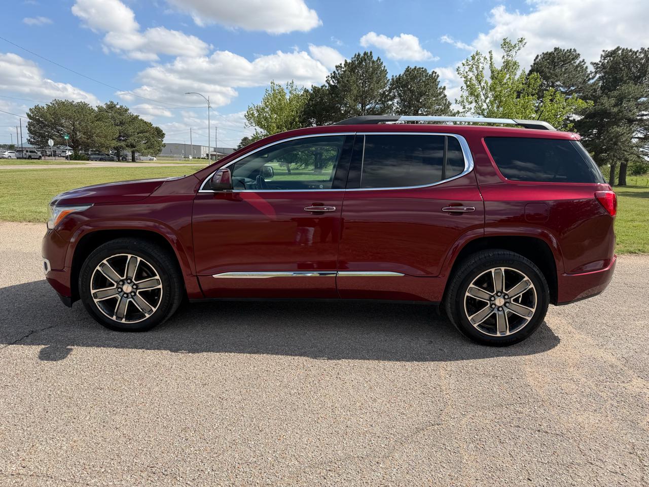 GMC Acadia AWD 4dr Denali 2017