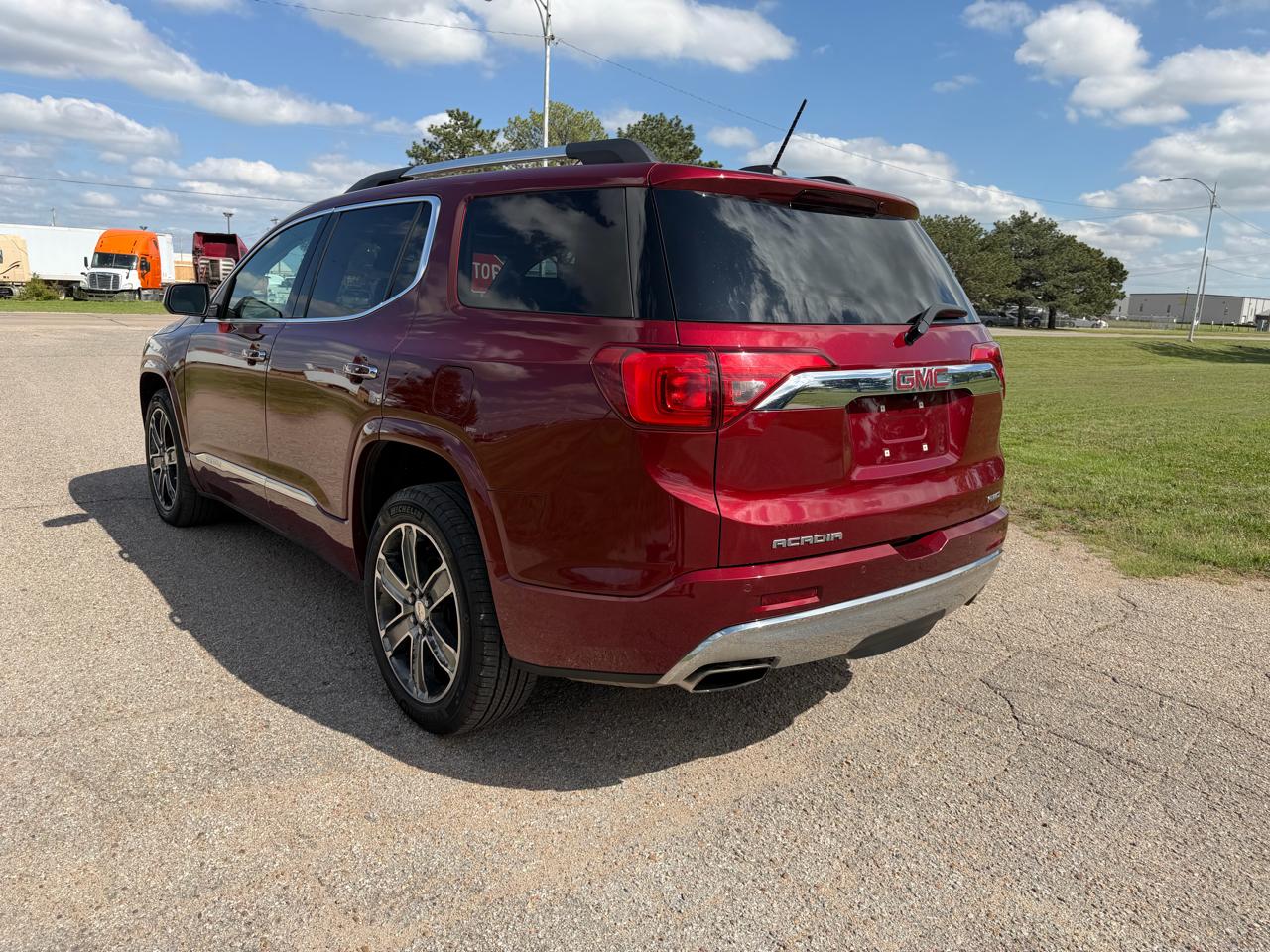 GMC Acadia AWD 4dr Denali 2017