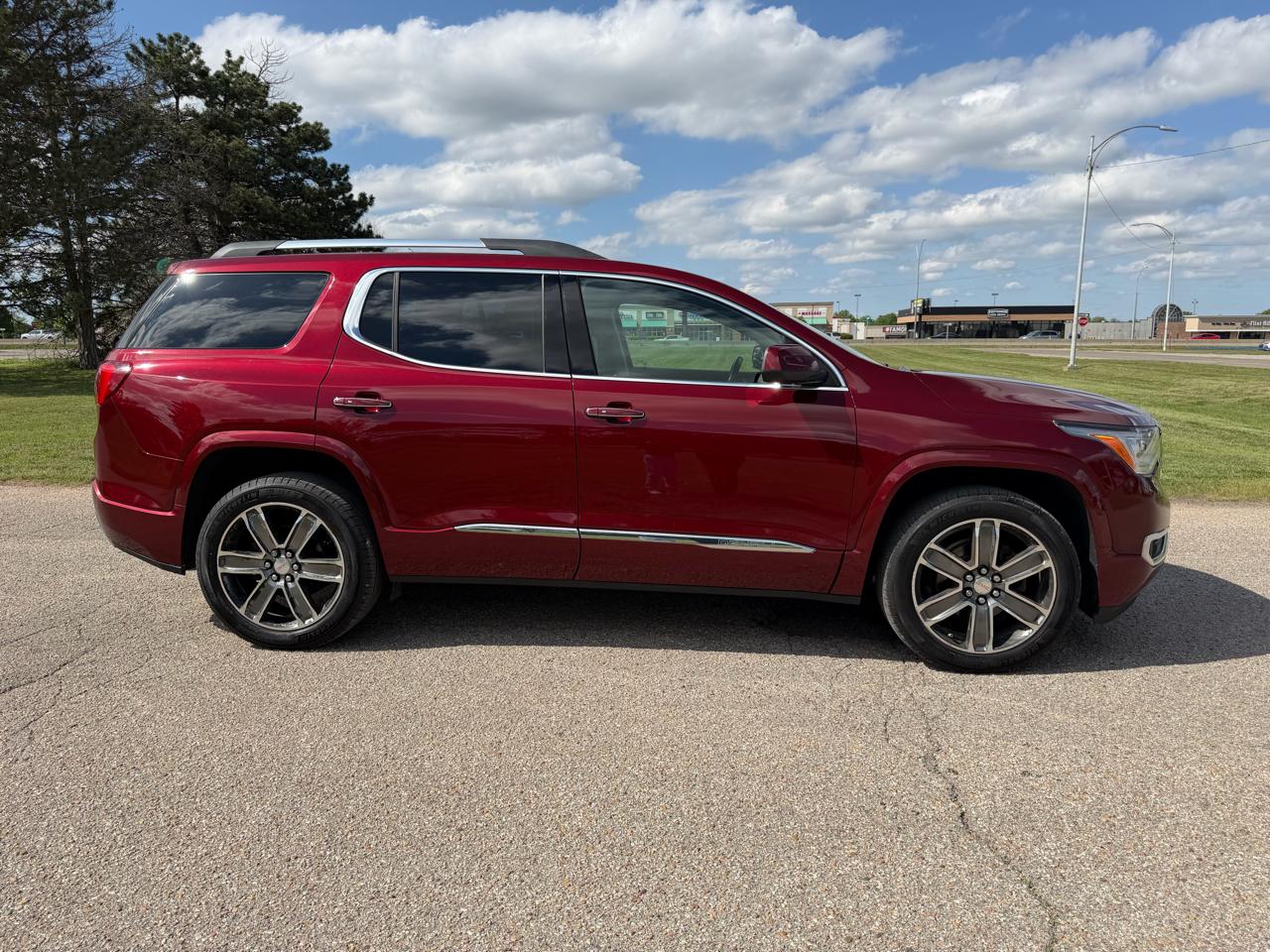 GMC Acadia AWD 4dr Denali 2017