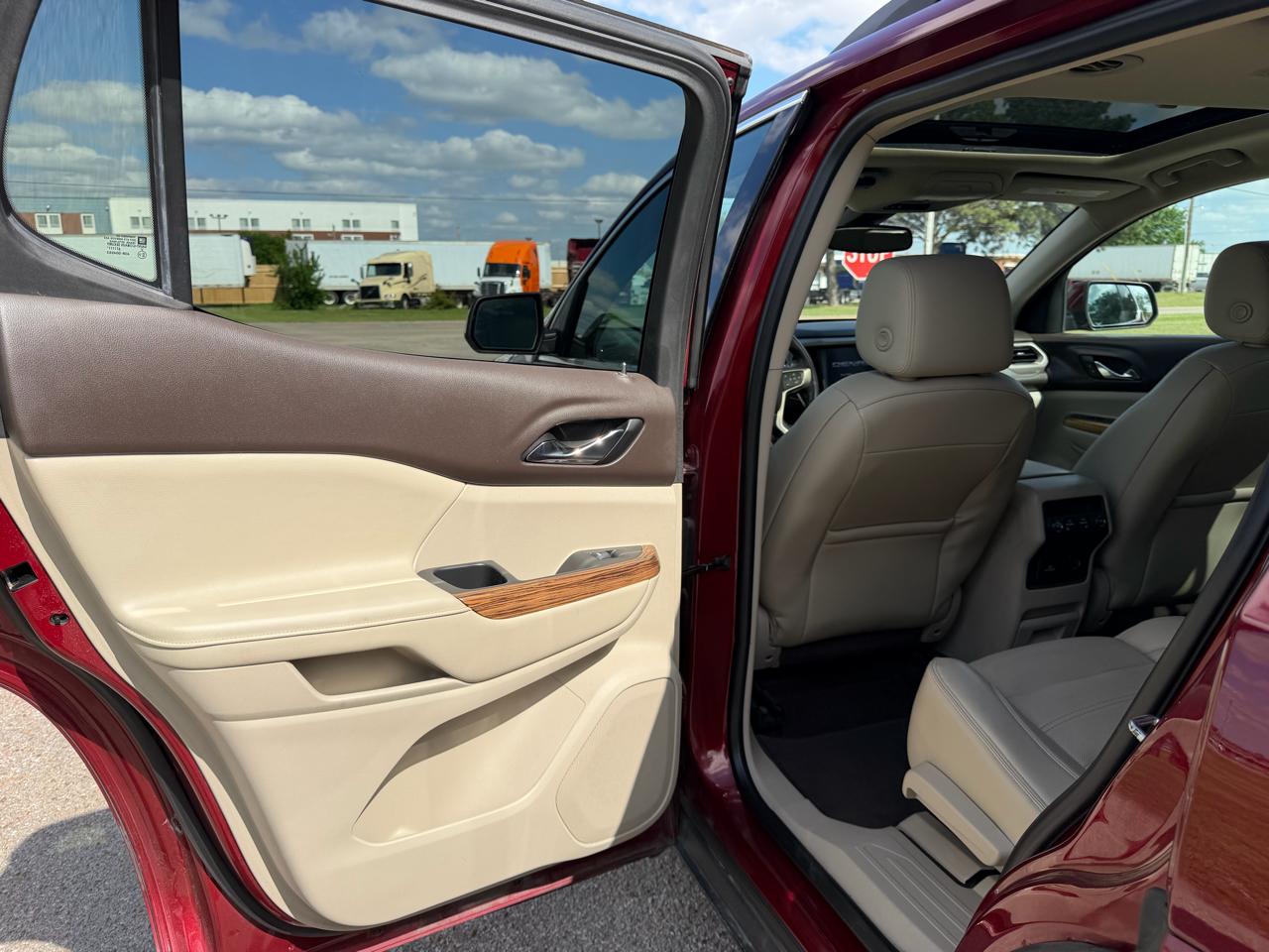 GMC Acadia AWD 4dr Denali 2017