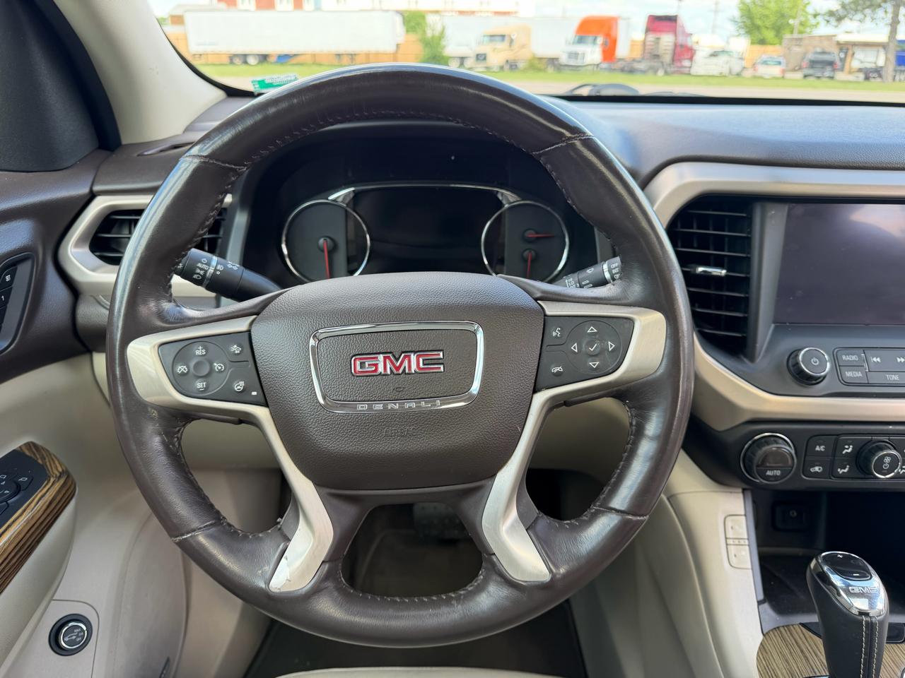 GMC Acadia AWD 4dr Denali 2017