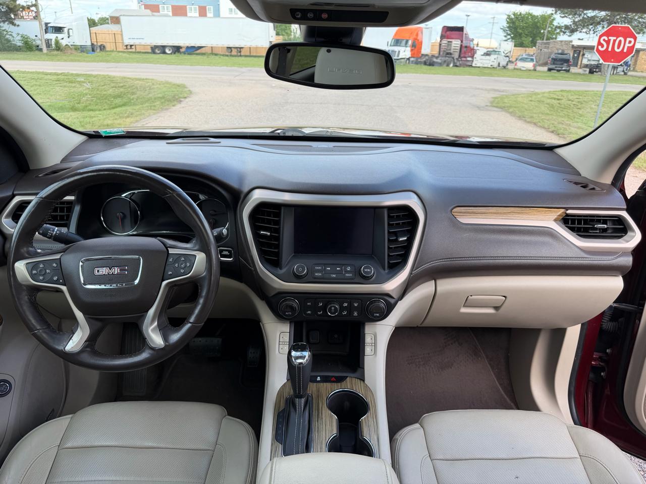 GMC Acadia AWD 4dr Denali 2017