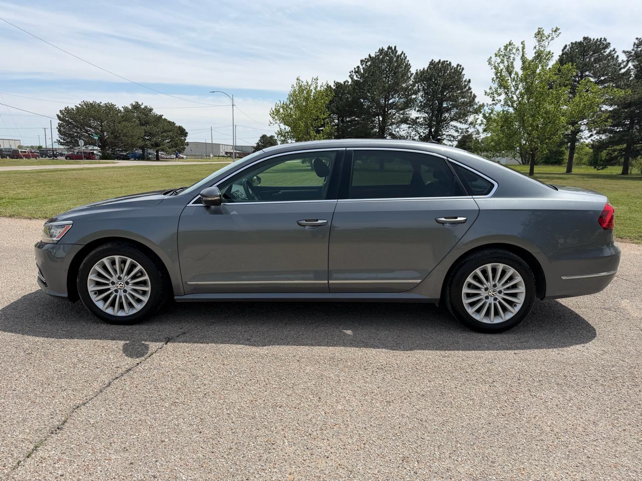 Volkswagen Passat 4dr Sdn 1.8T Auto SE 2016