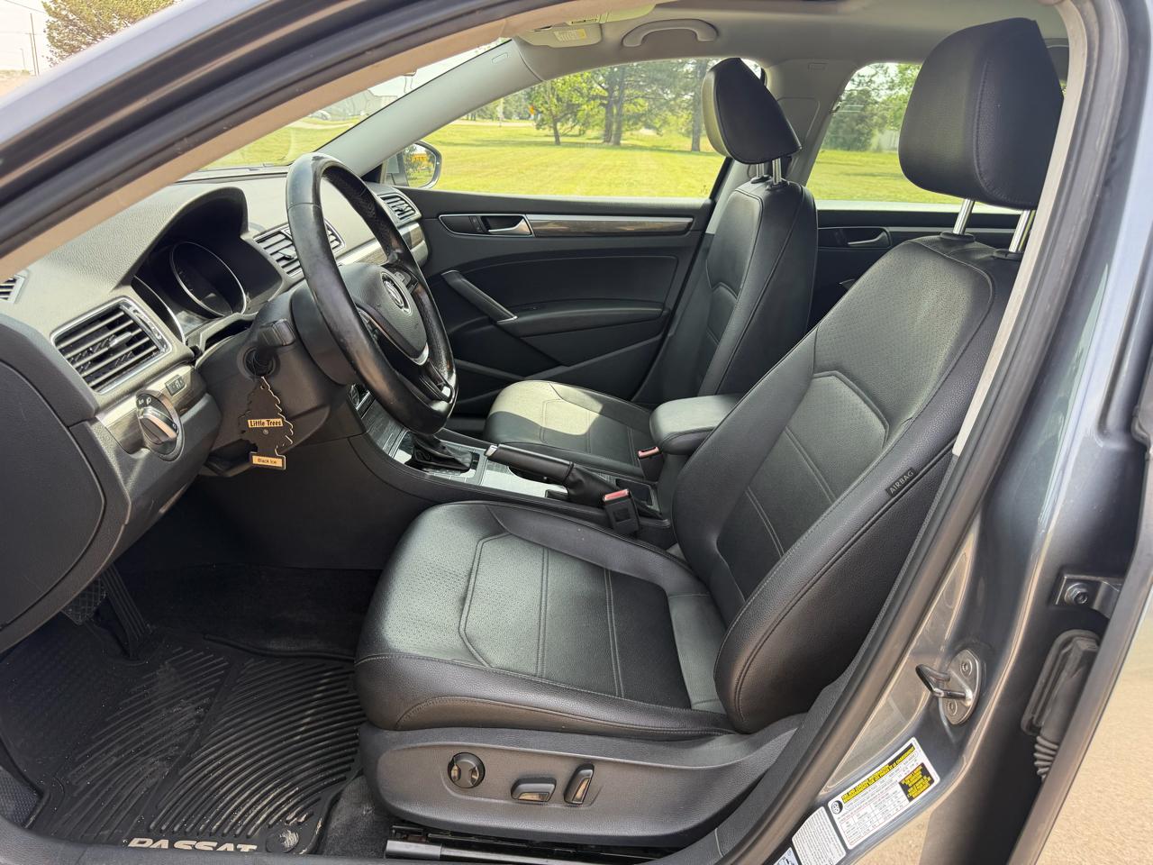 Volkswagen Passat 4dr Sdn 1.8T Auto SE 2016