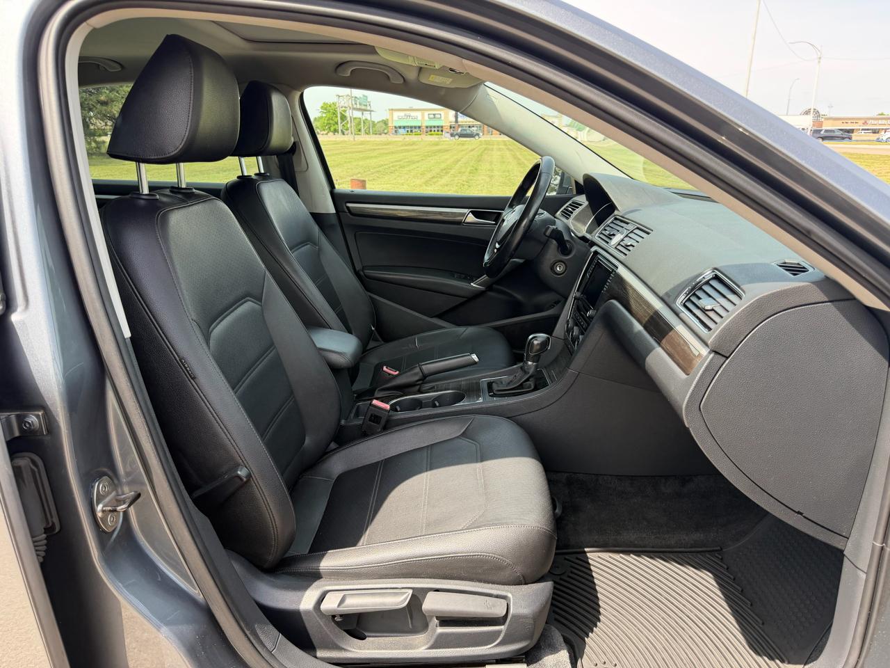 Volkswagen Passat 4dr Sdn 1.8T Auto SE 2016