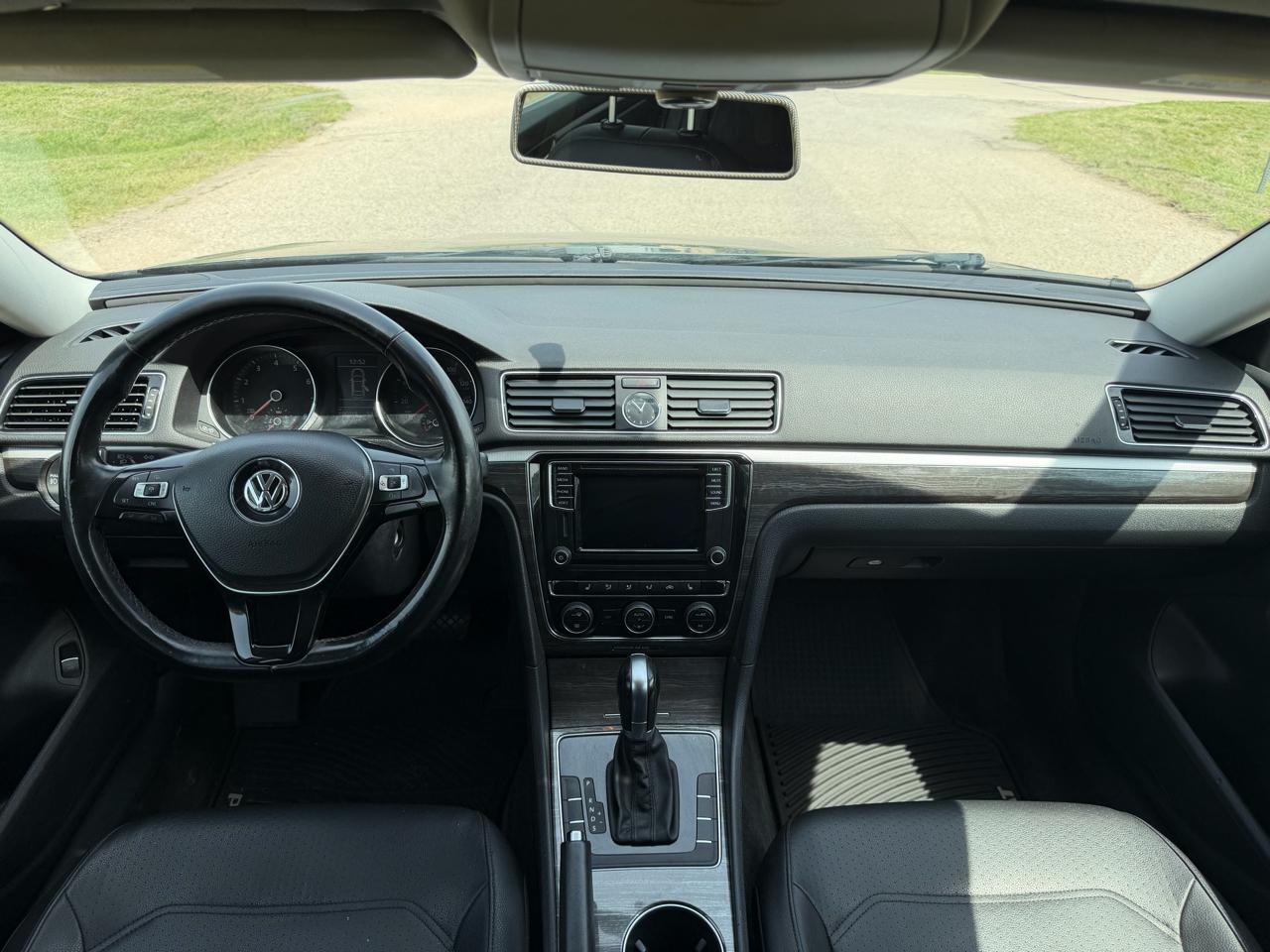 Volkswagen Passat 4dr Sdn 1.8T Auto SE 2016