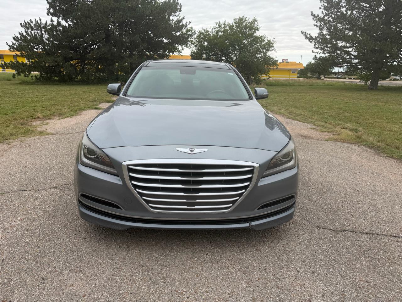 Hyundai Genesis 4dr Sdn V6 3.8L RWD 2015