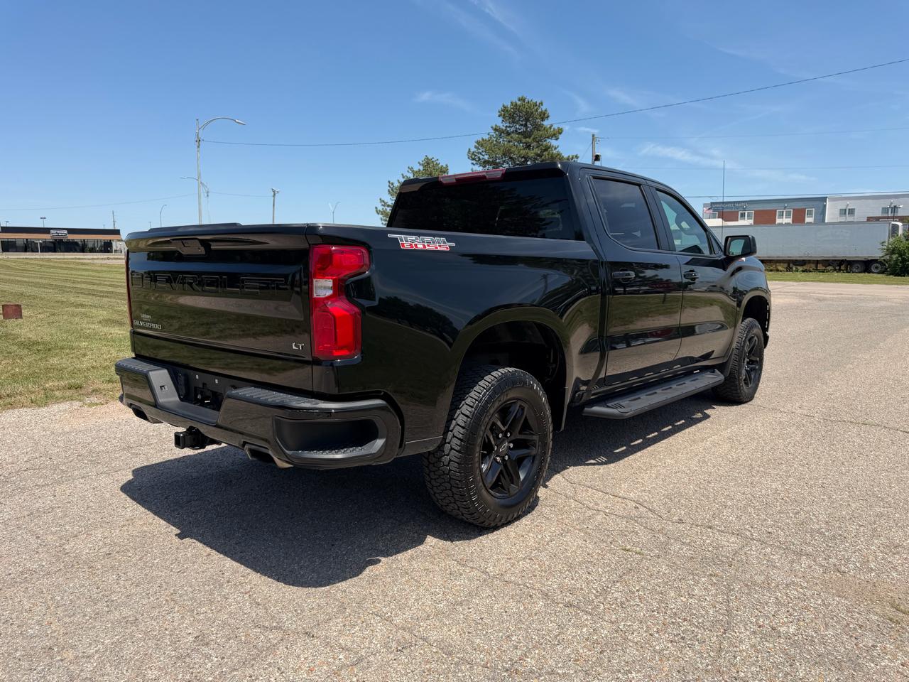 Chevrolet Silverado 1500 4WD Crew Cab 147" LT Trail Boss 2021