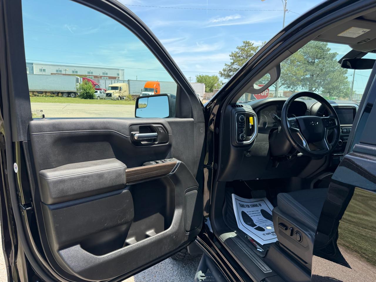 Chevrolet Silverado 1500 4WD Crew Cab 147" LT Trail Boss 2021