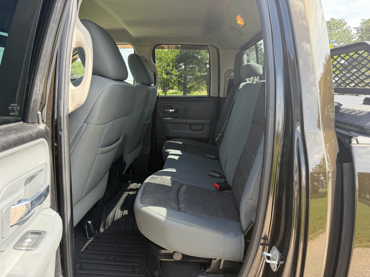 RAM 1500 4WD Quad Cab 140.5" Big Horn 2013