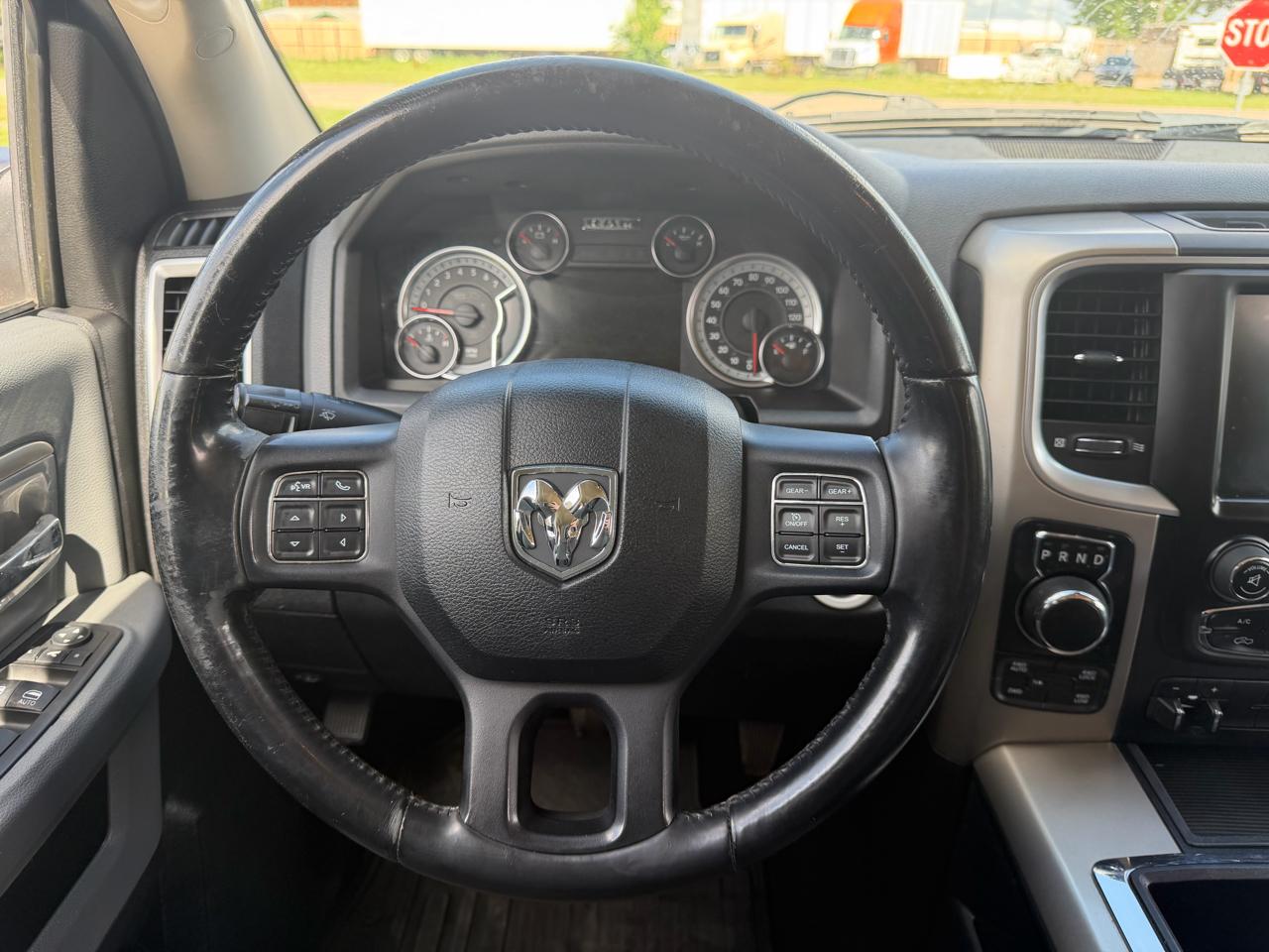 RAM 1500 4WD Quad Cab 140.5" Big Horn 2013