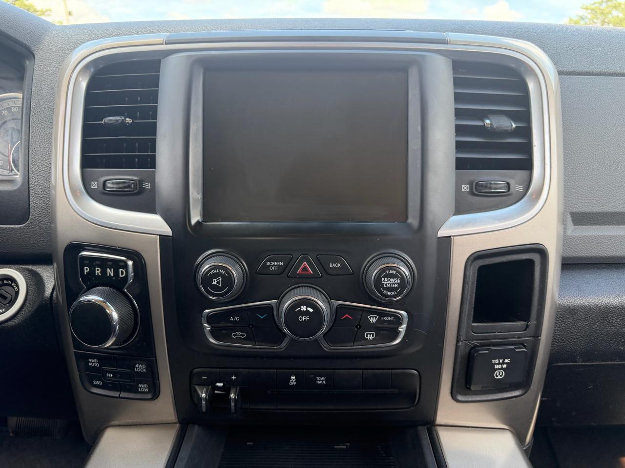 RAM 1500 4WD Quad Cab 140.5" Big Horn 2013
