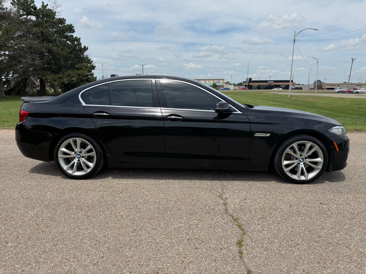 BMW 5 Series 4dr Sdn 535i xDrive AWD 2015