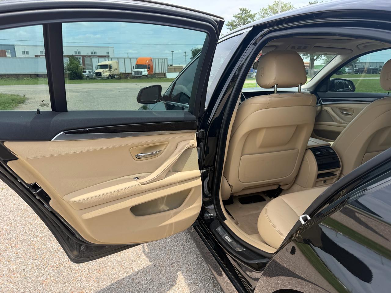 BMW 5 Series 4dr Sdn 535i xDrive AWD 2015