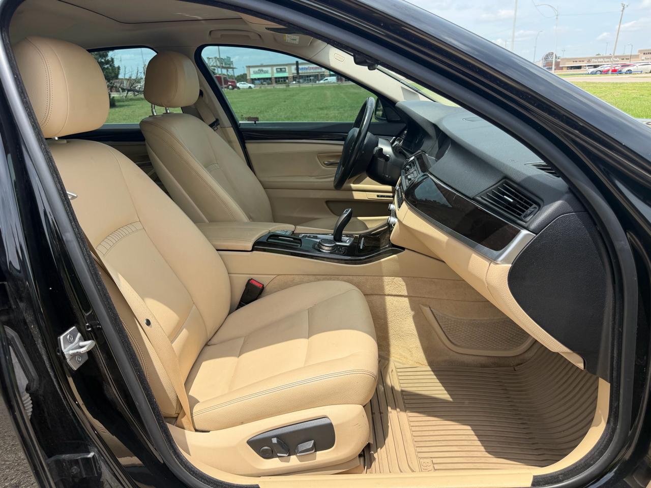 BMW 5 Series 4dr Sdn 535i xDrive AWD 2015