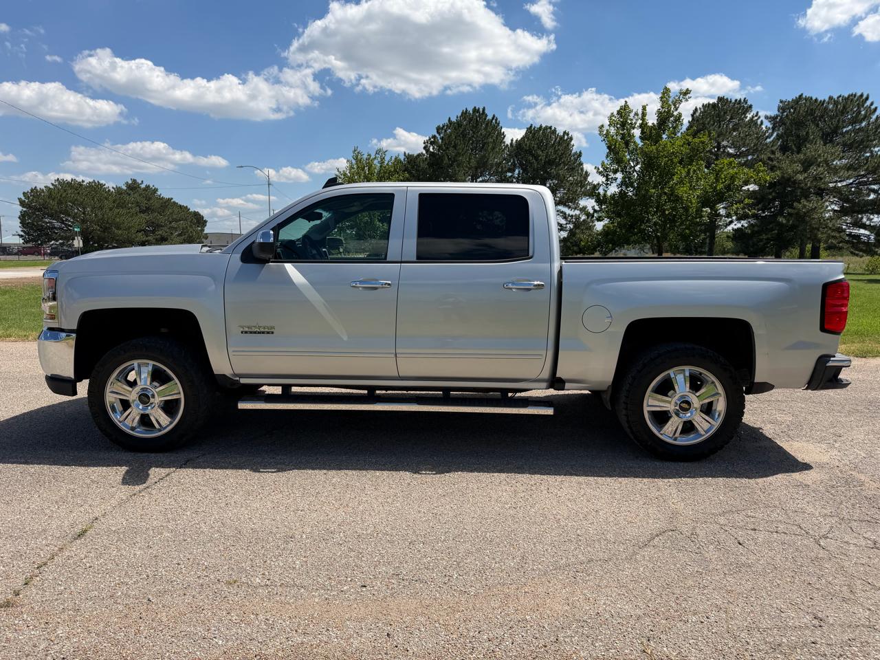 Chevrolet Silverado 1500 2WD Crew Cab 143.5" LT w/1LT 2018