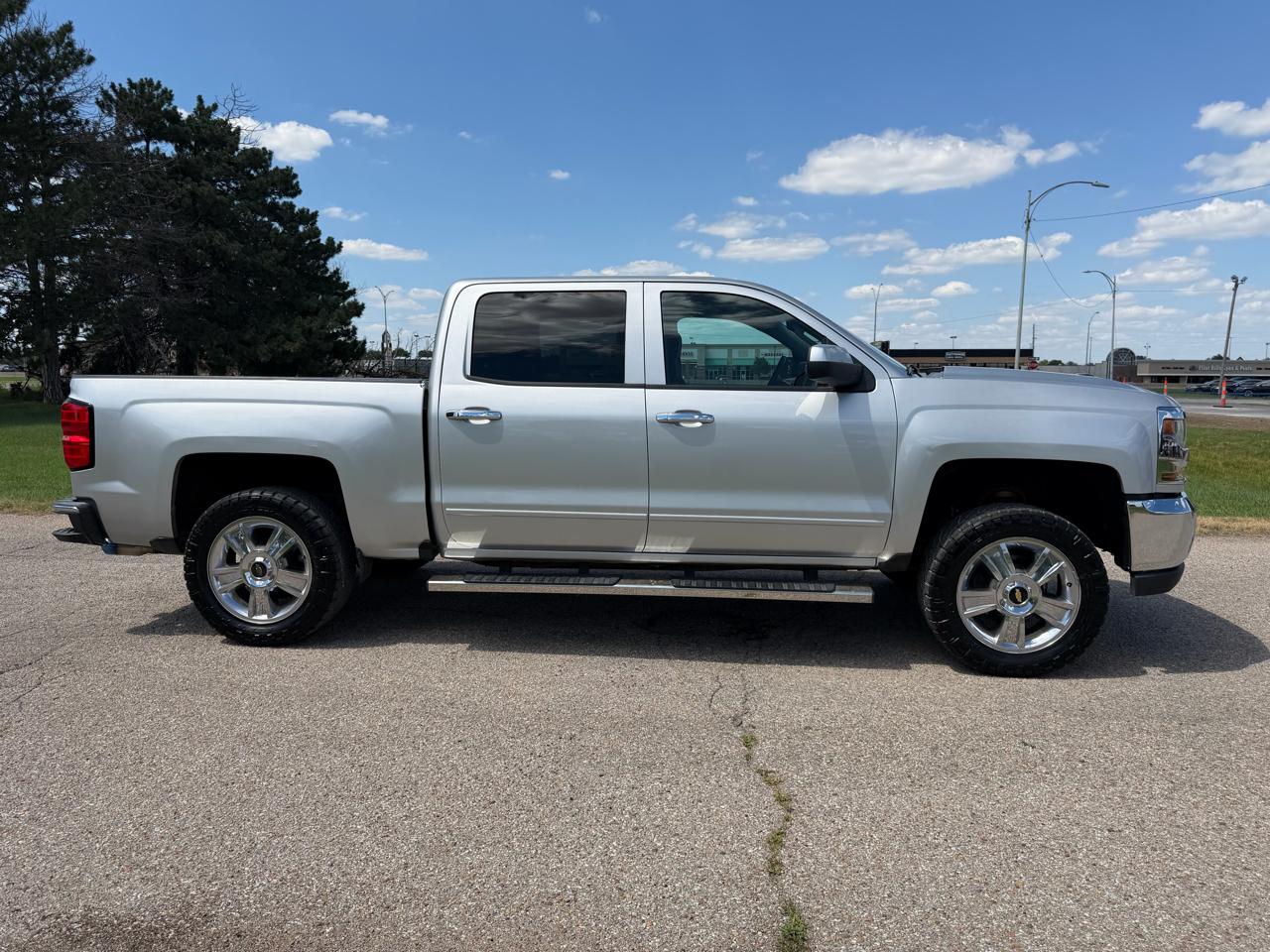 Chevrolet Silverado 1500 2WD Crew Cab 143.5" LT w/1LT 2018