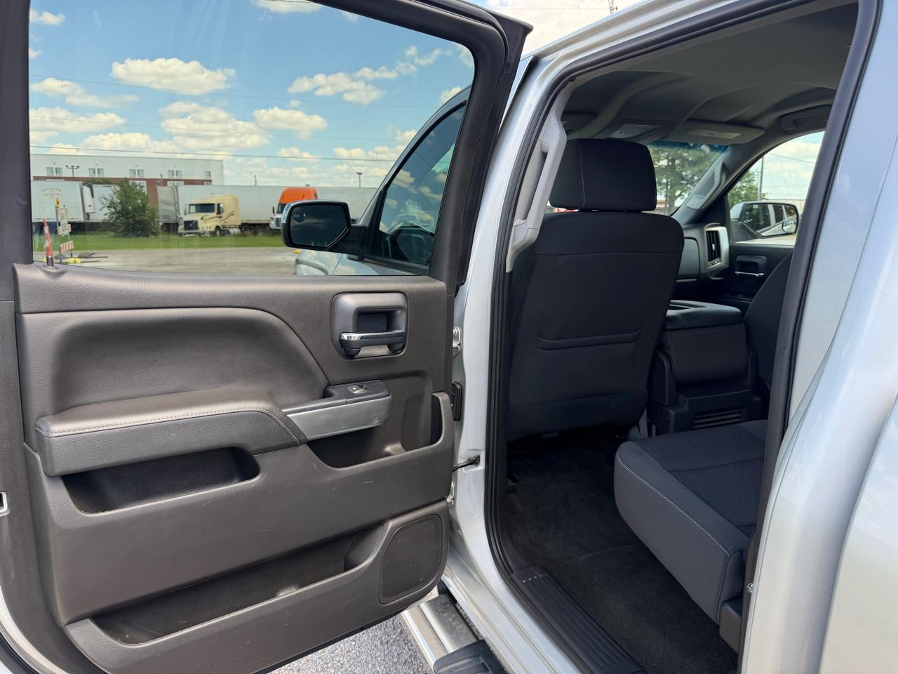 Chevrolet Silverado 1500 2WD Crew Cab 143.5" LT w/1LT 2018