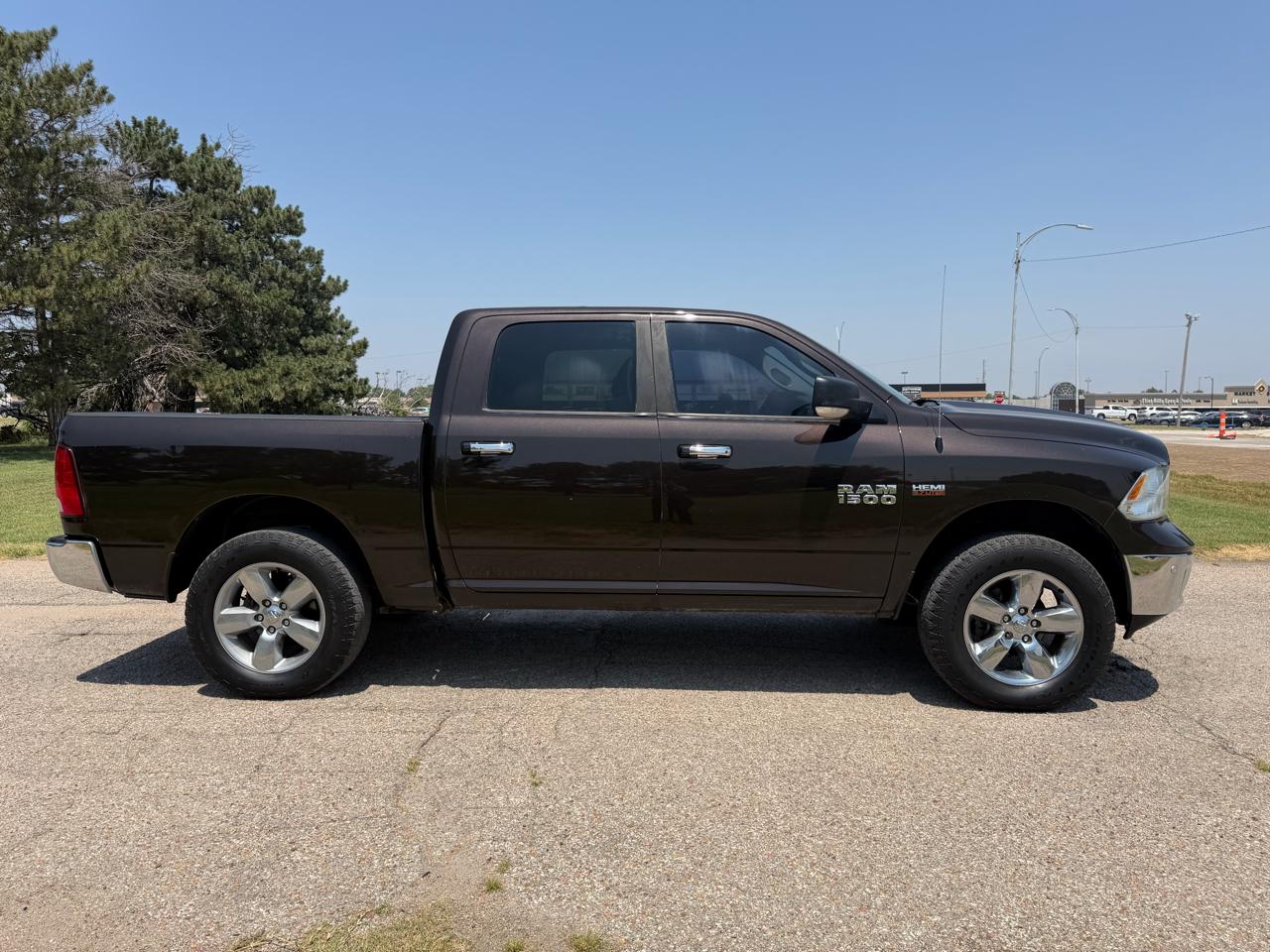 RAM 1500 Big Horn 4x4 Crew Cab 5'7" Box 2017
