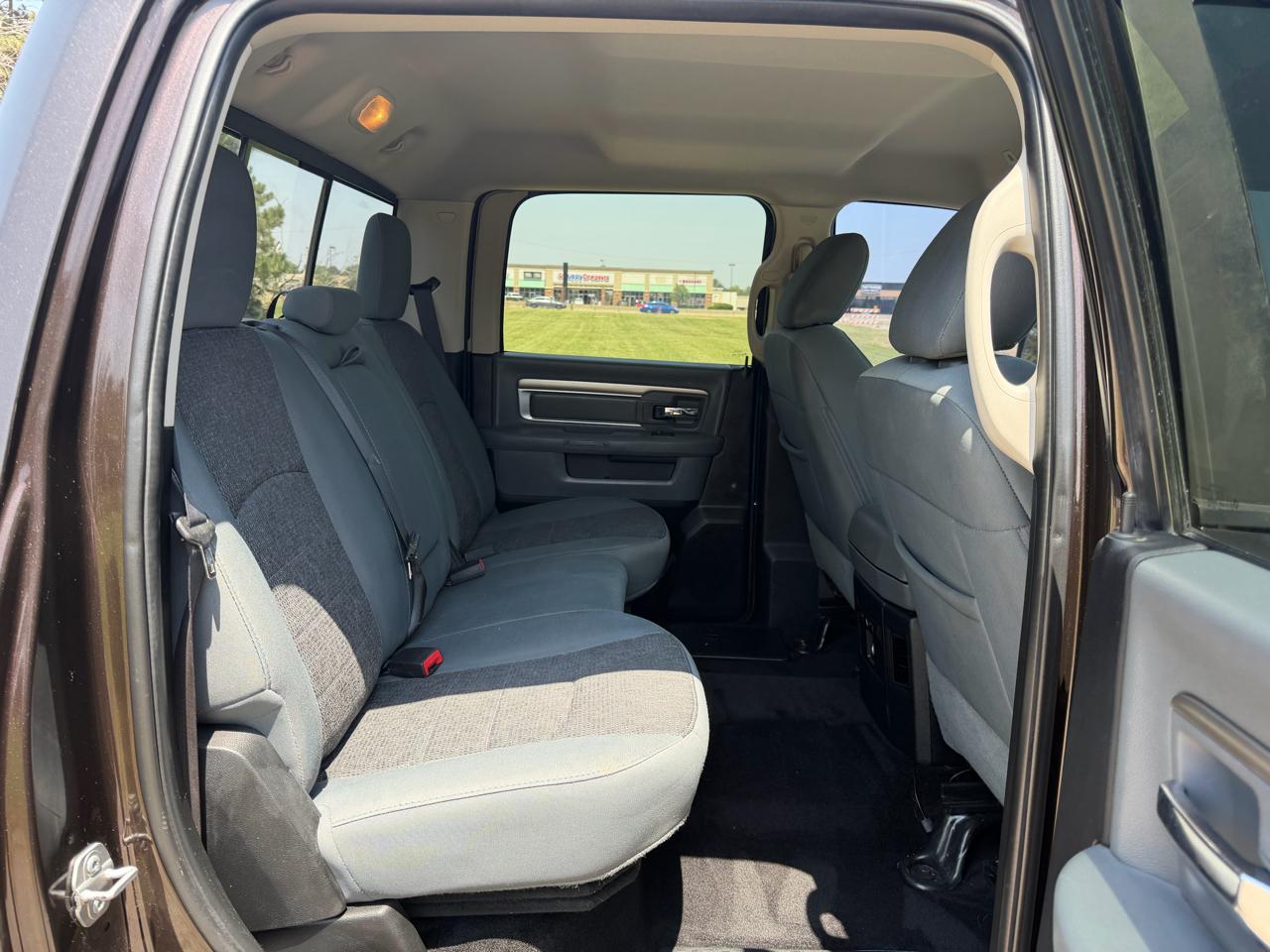 RAM 1500 Big Horn 4x4 Crew Cab 5'7" Box 2017