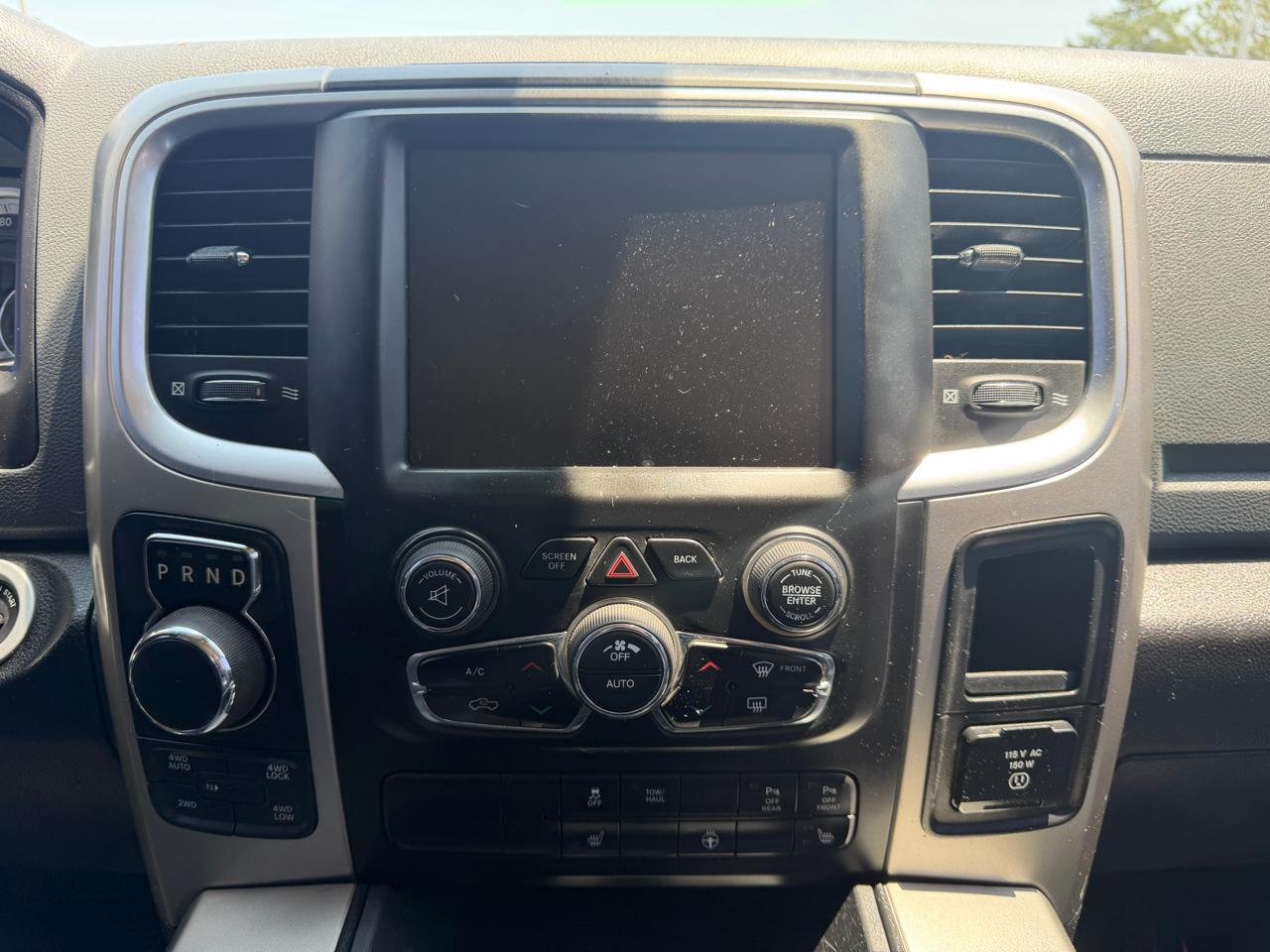 RAM 1500 Big Horn 4x4 Crew Cab 5'7" Box 2017