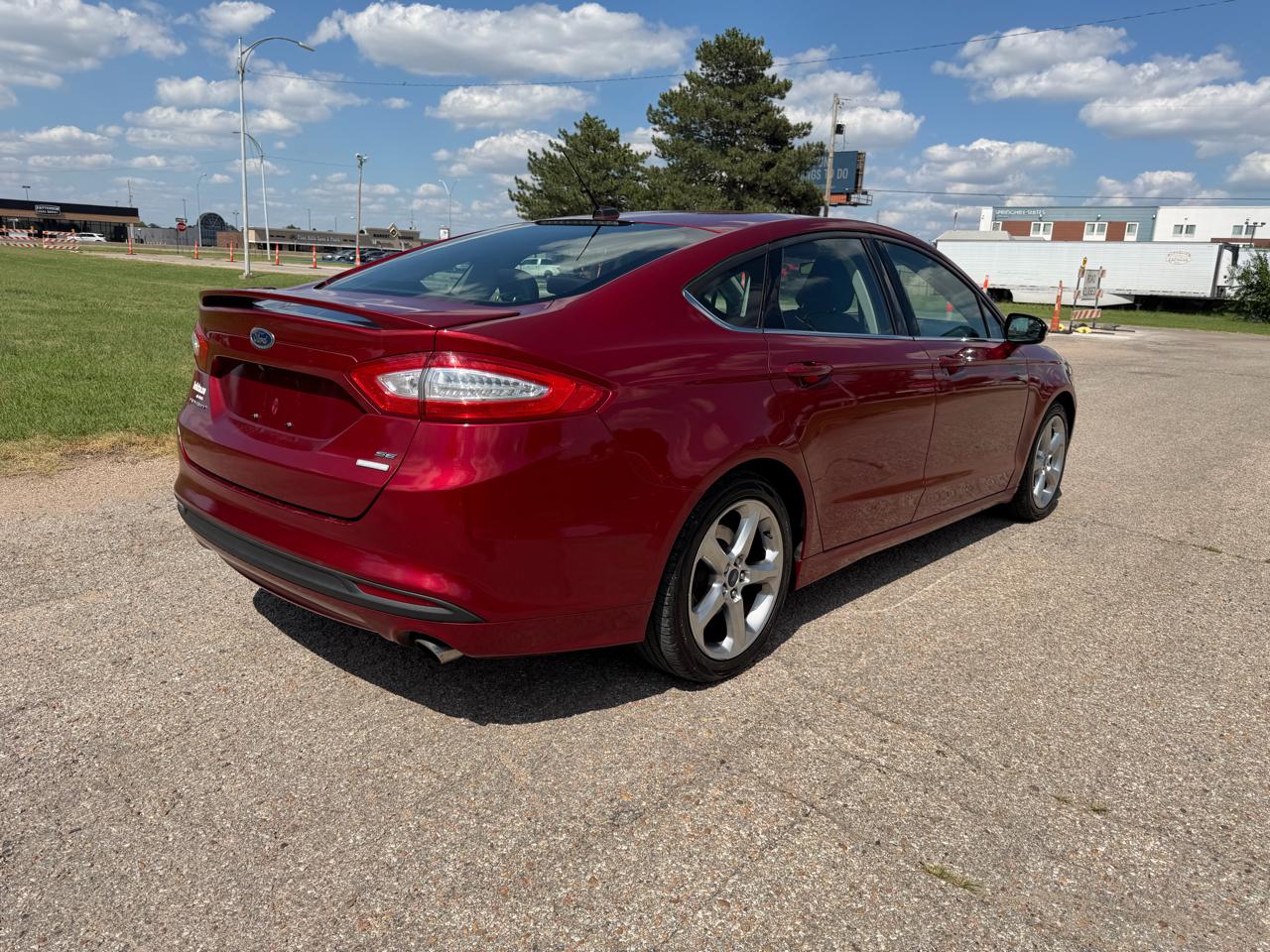 Ford Fusion 4dr Sdn SE FWD 2016