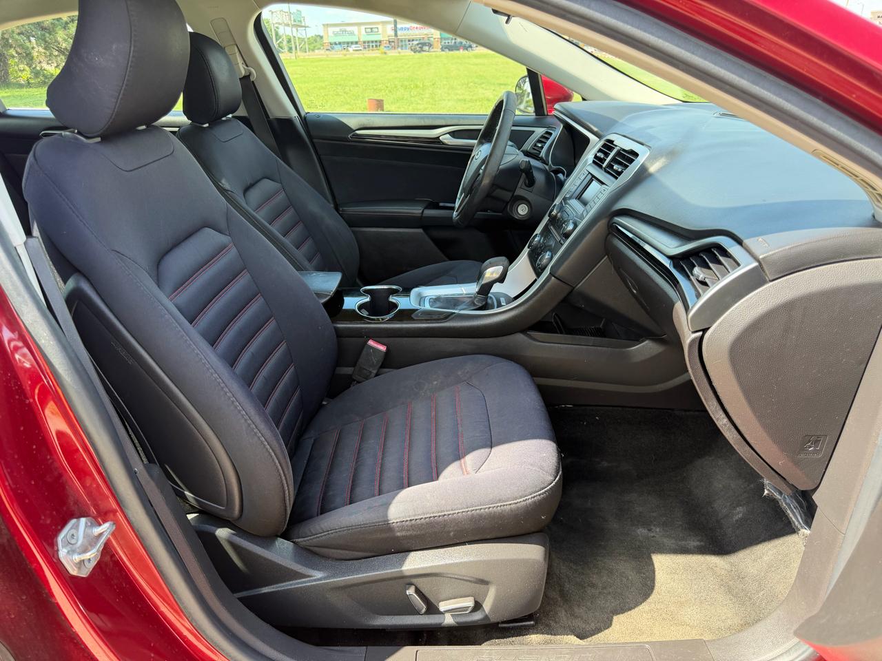 Ford Fusion 4dr Sdn SE FWD 2016