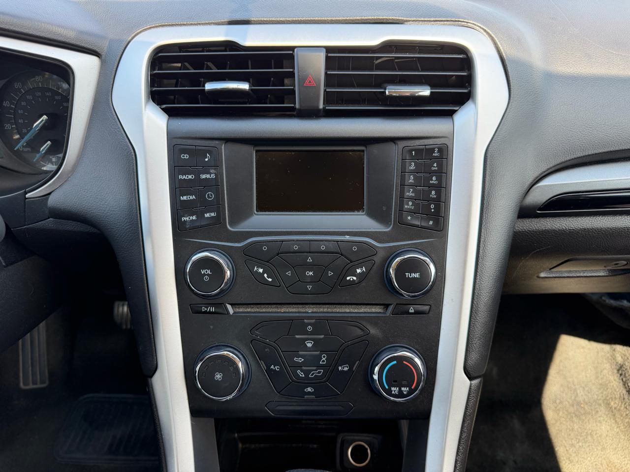 Ford Fusion 4dr Sdn SE FWD 2016