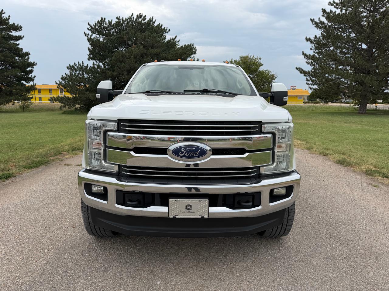 Ford Super Duty F-350 SRW King Ranch 4WD Crew Cab 8' Box 2017